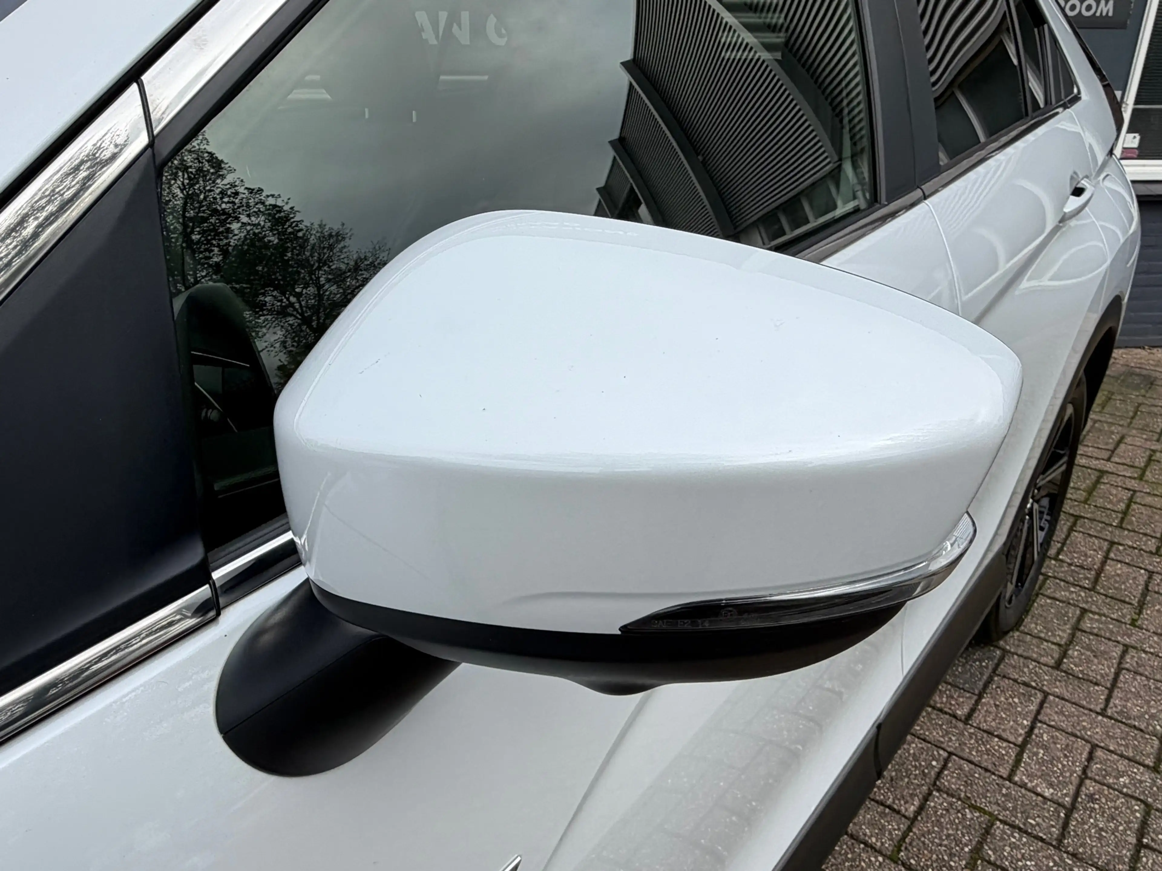 Mitsubishi Eclipse Cross 2.4 PHEV 188PK Navi,Clima,ACC,Carplay,ElektrRamen+ — photo 48