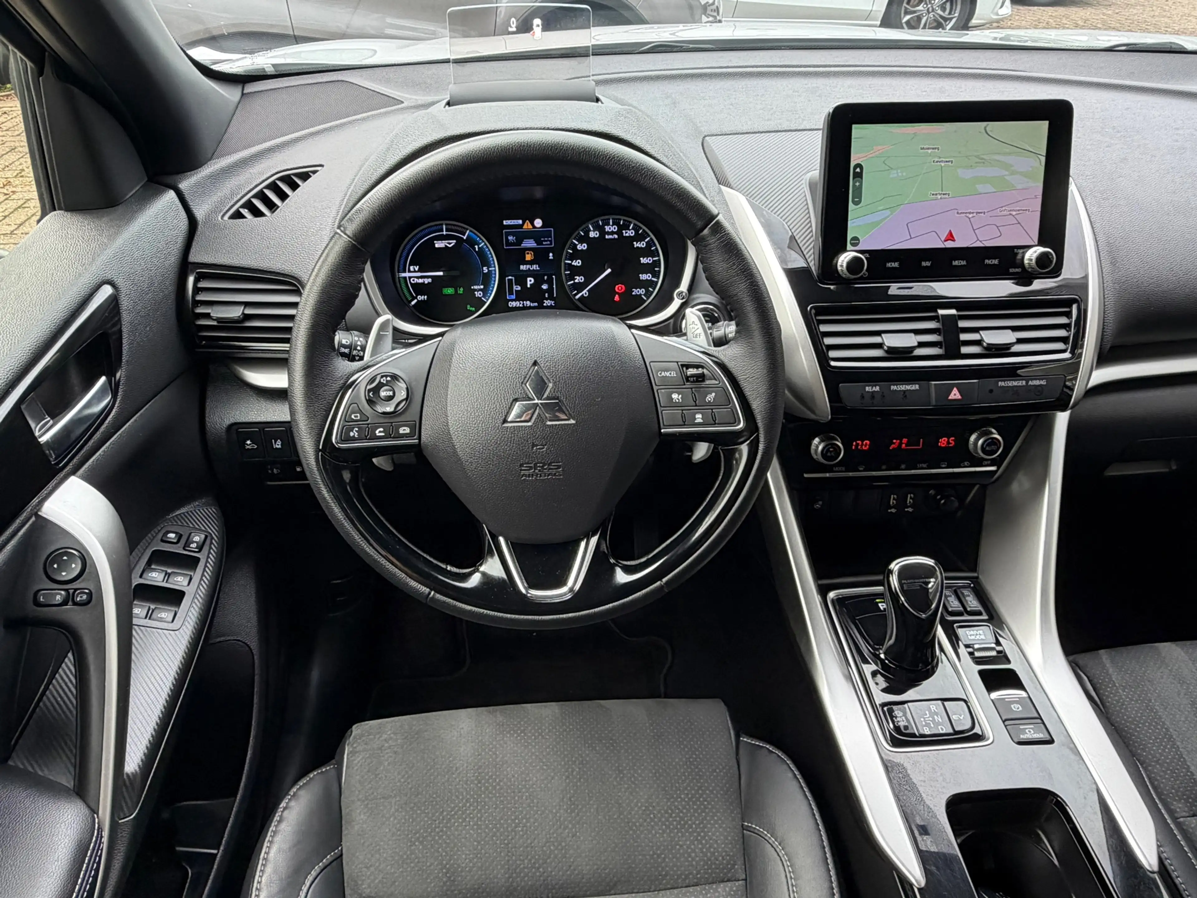 Mitsubishi Eclipse Cross 2.4 PHEV 188PK Navi,Clima,ACC,Carplay,ElektrRamen+ — photo 3
