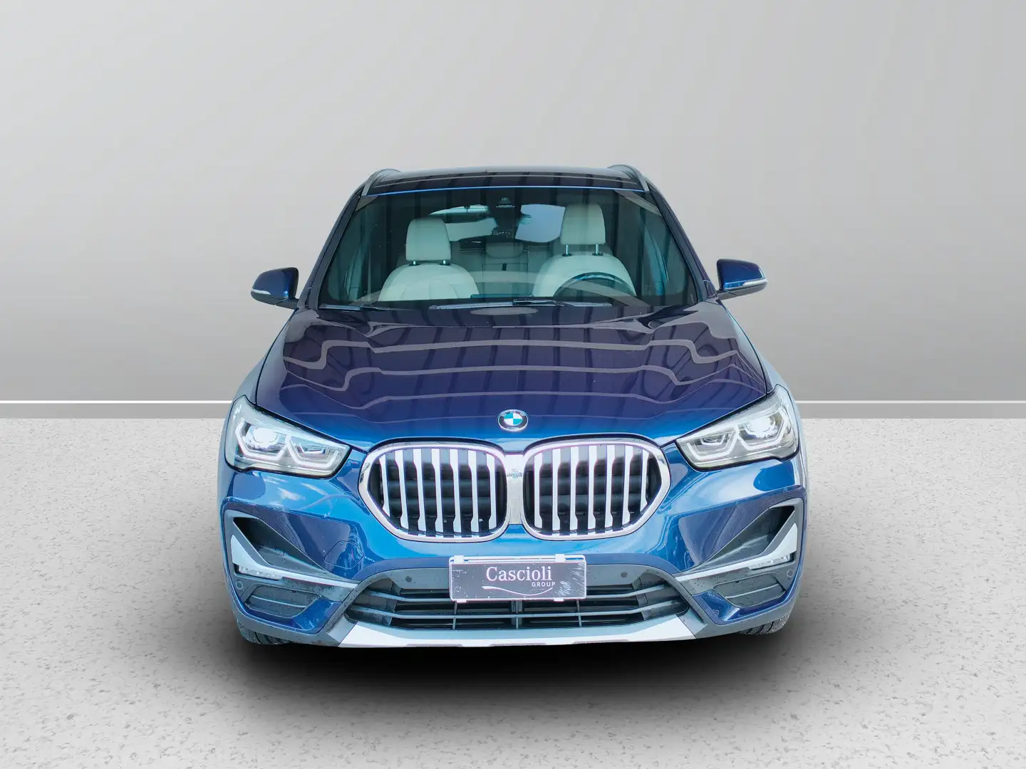 BMW X1 xdrive18d xLine Blauw - 2