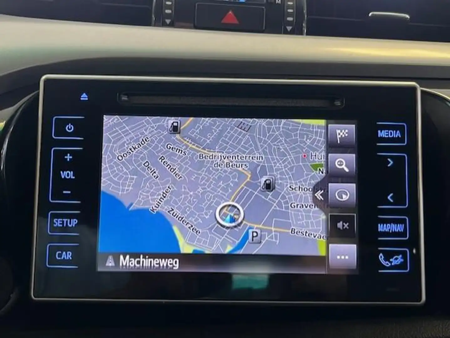 Toyota Hilux 2.4 D-4D-F Xtra Cab Professional 4X4/1e Eigenaar/N - 2