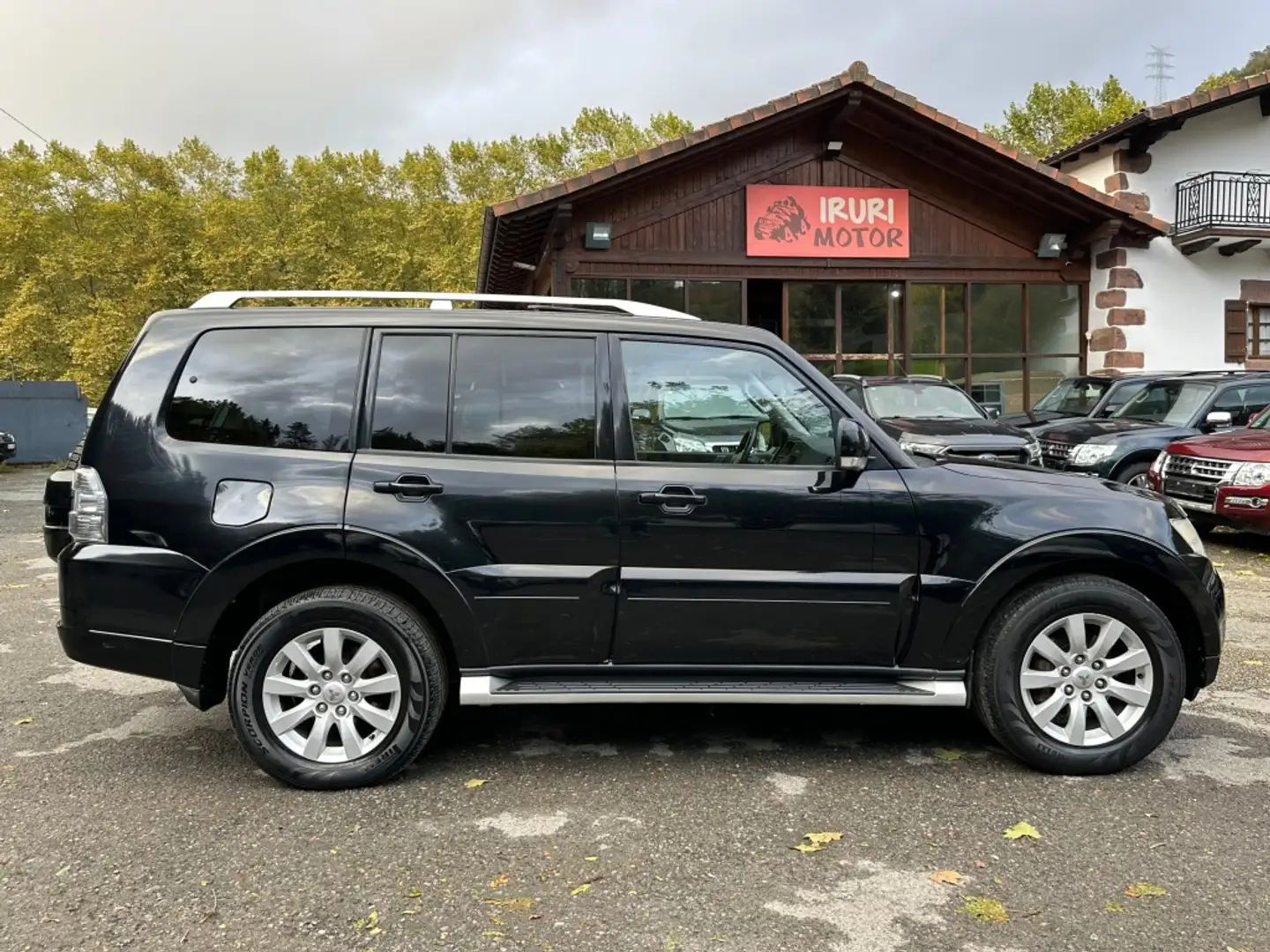 Mitsubishi Montero 3.2DI-D Motion 5A/T Negru - 1