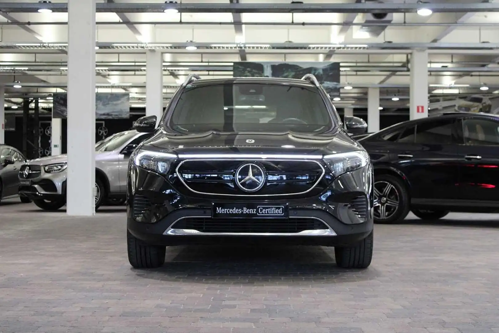 Mercedes-Benz EQB 300 4MATIC Luxury Line | 7 Zitter | Widescreen | Zwart - 2
