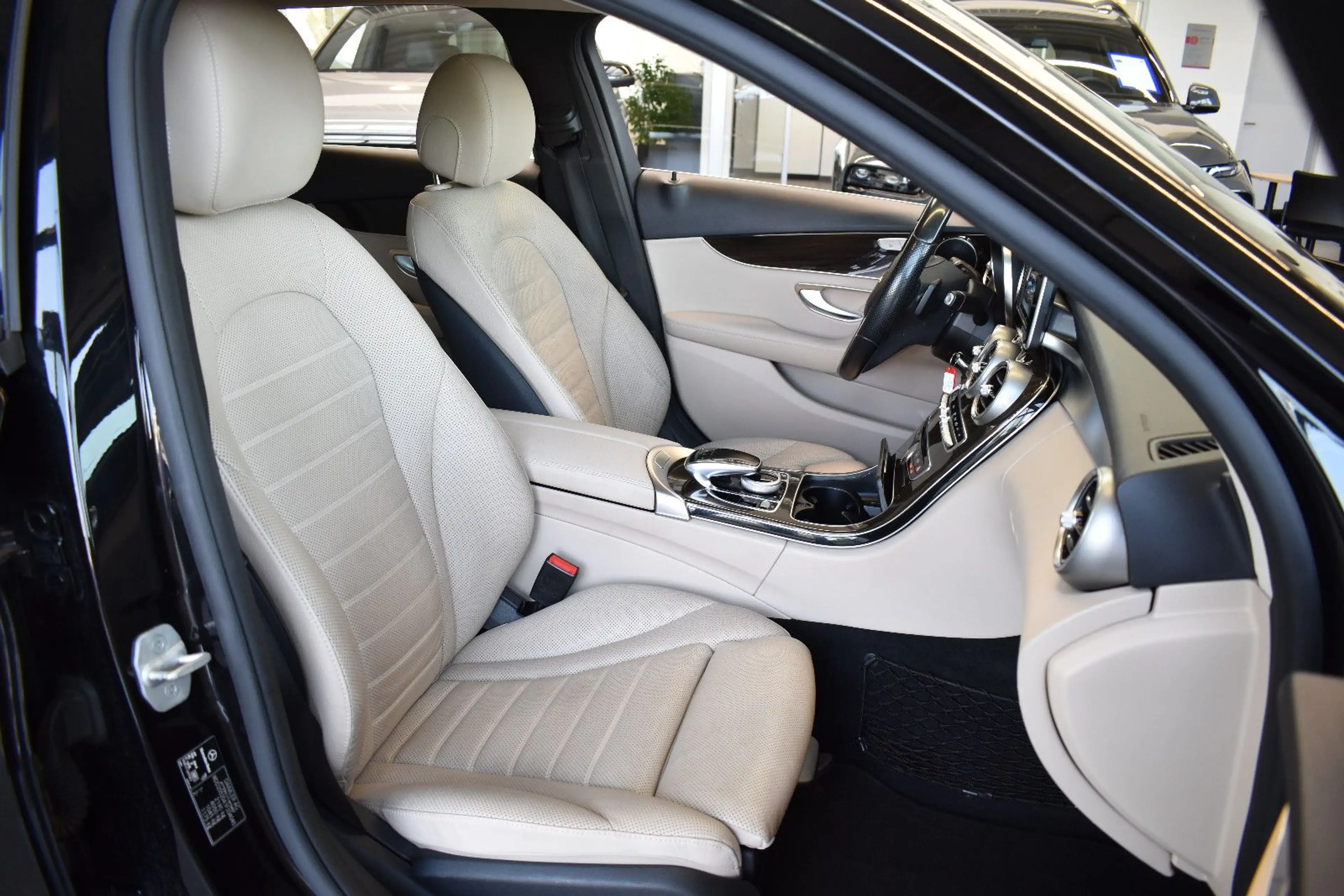 Mercedes-Benz C 220 C220d T Aut. Avantgarde LED~Distronic~Sitzlüftg. — photo 9