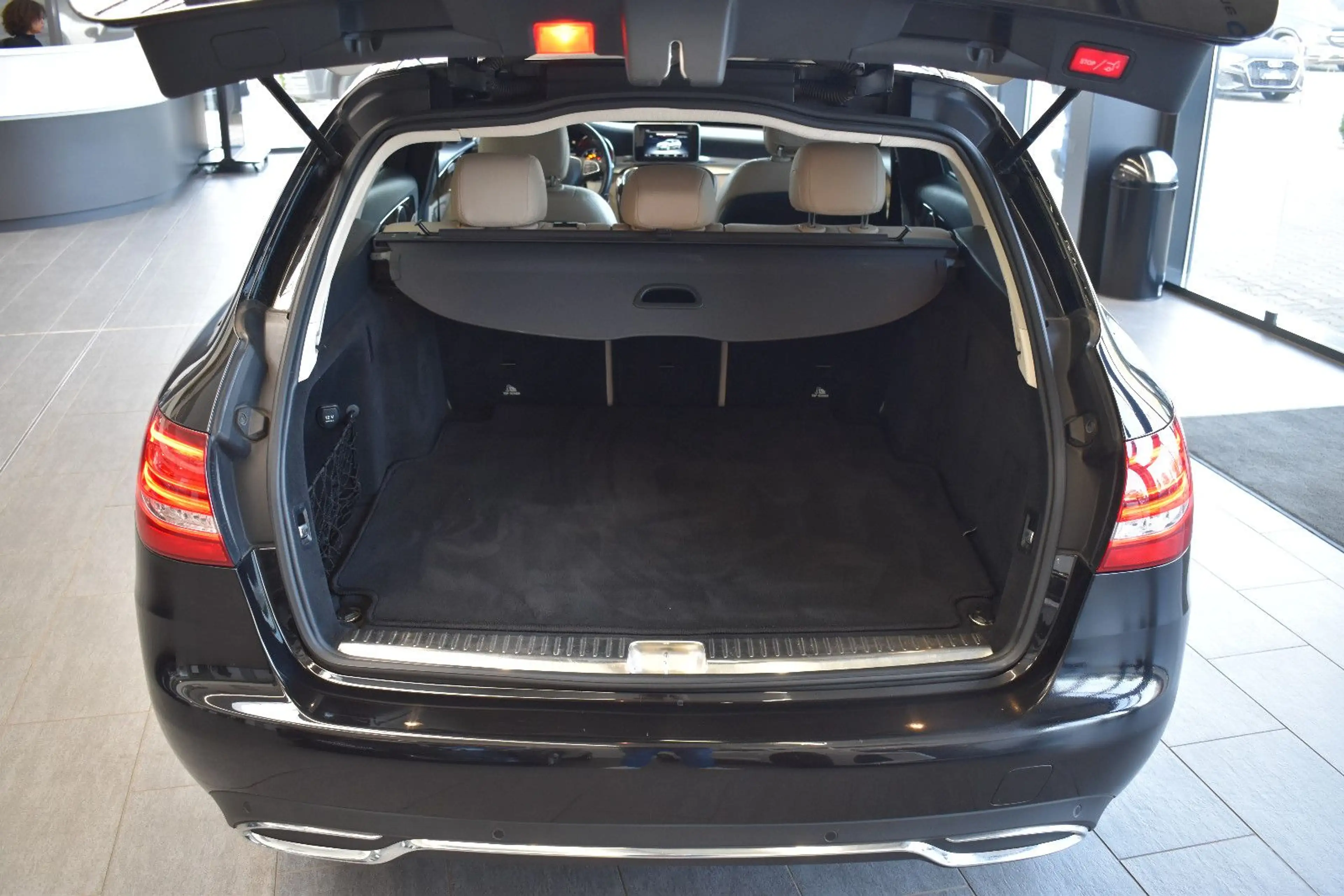 Mercedes-Benz C 220 C220d T Aut. Avantgarde LED~Distronic~Sitzlüftg. — photo 12