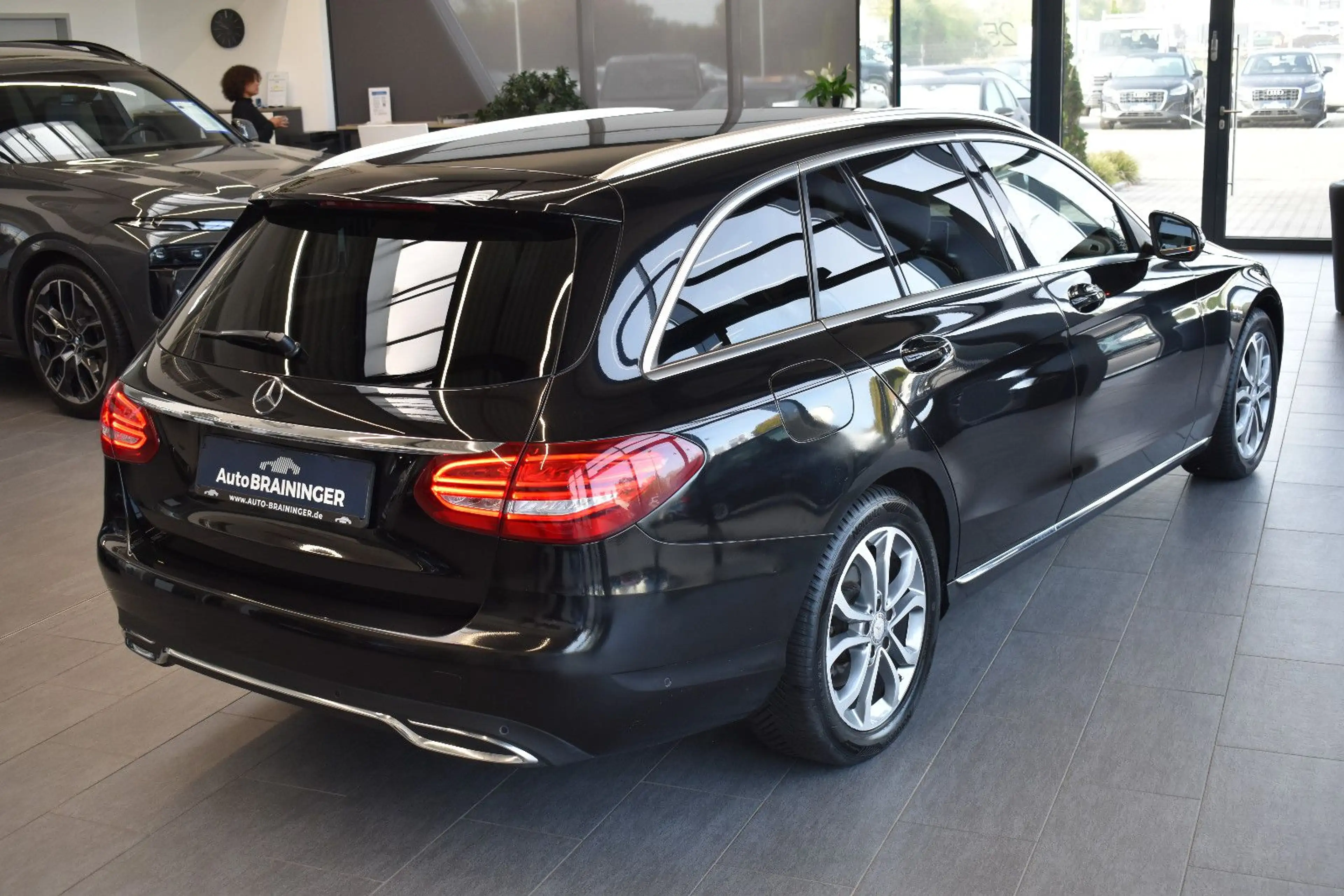 Mercedes-Benz C 220 C220d T Aut. Avantgarde LED~Distronic~Sitzlüftg. — photo 2