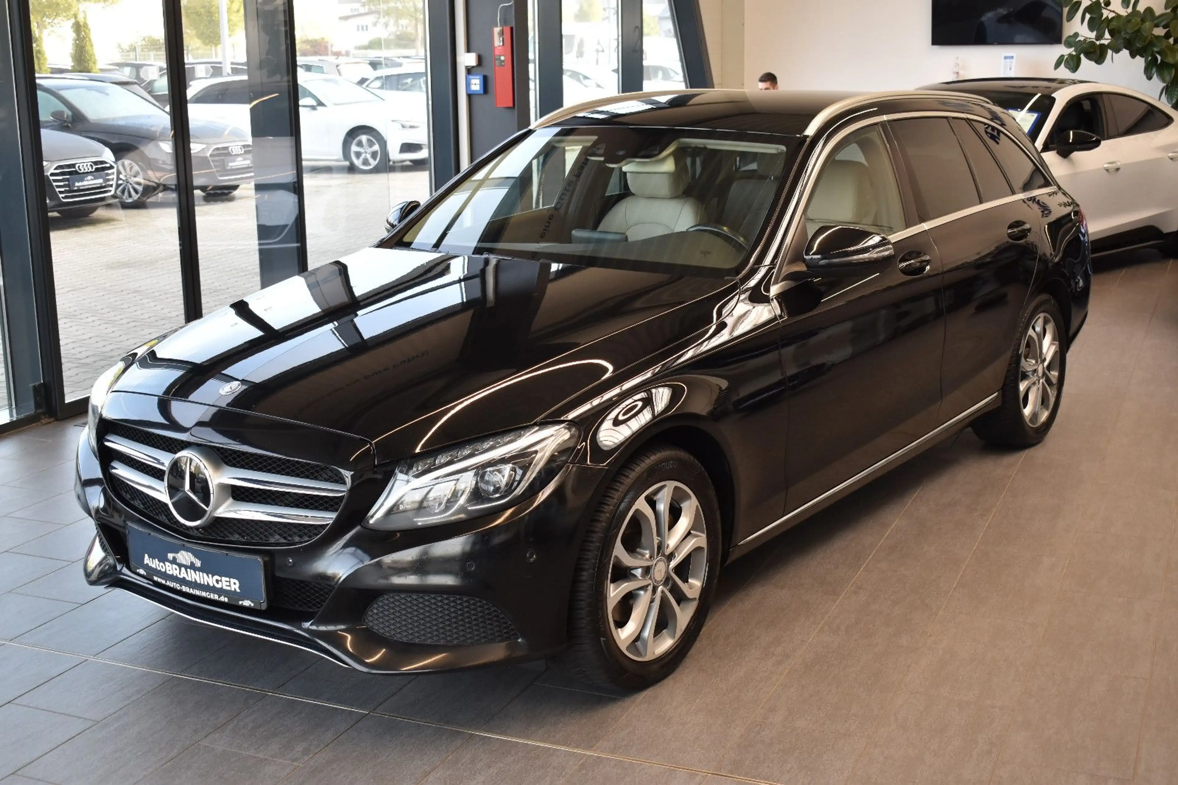 Mercedes-Benz C 220 C220d T Aut. Avantgarde LED~Distronic~Sitzlüftg. — photo 4