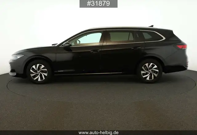 Volkswagen Passat view 2