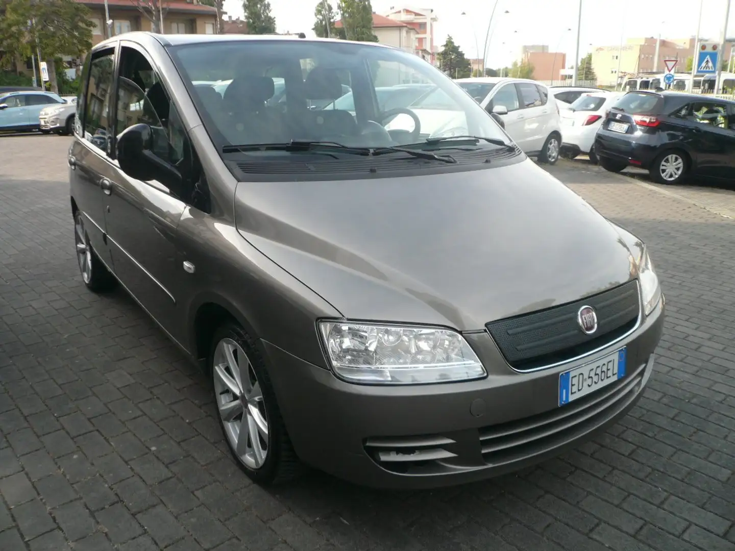Fiat Multipla Multipla 1.9 mjt Dynamic s/CL 120cv Neopatentati Сірий - 1