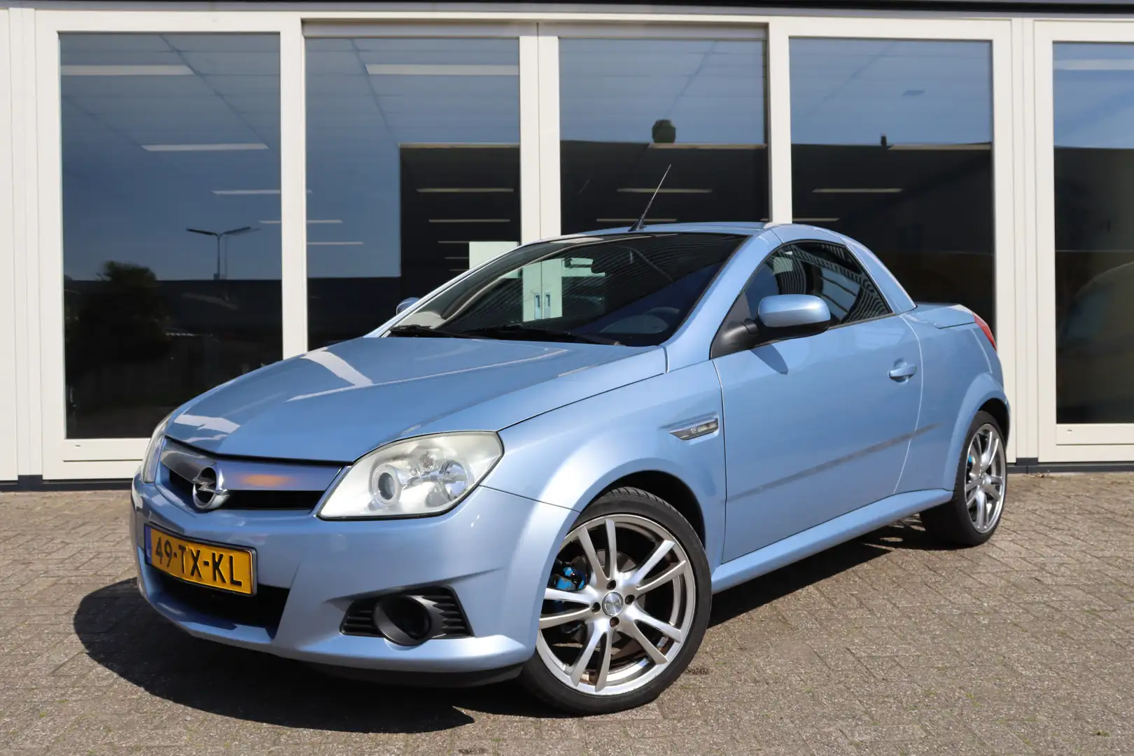 Opel Tigra TwinTop 1.4-16V Rhythm Prijs Is Rijklaar Blauw - 1