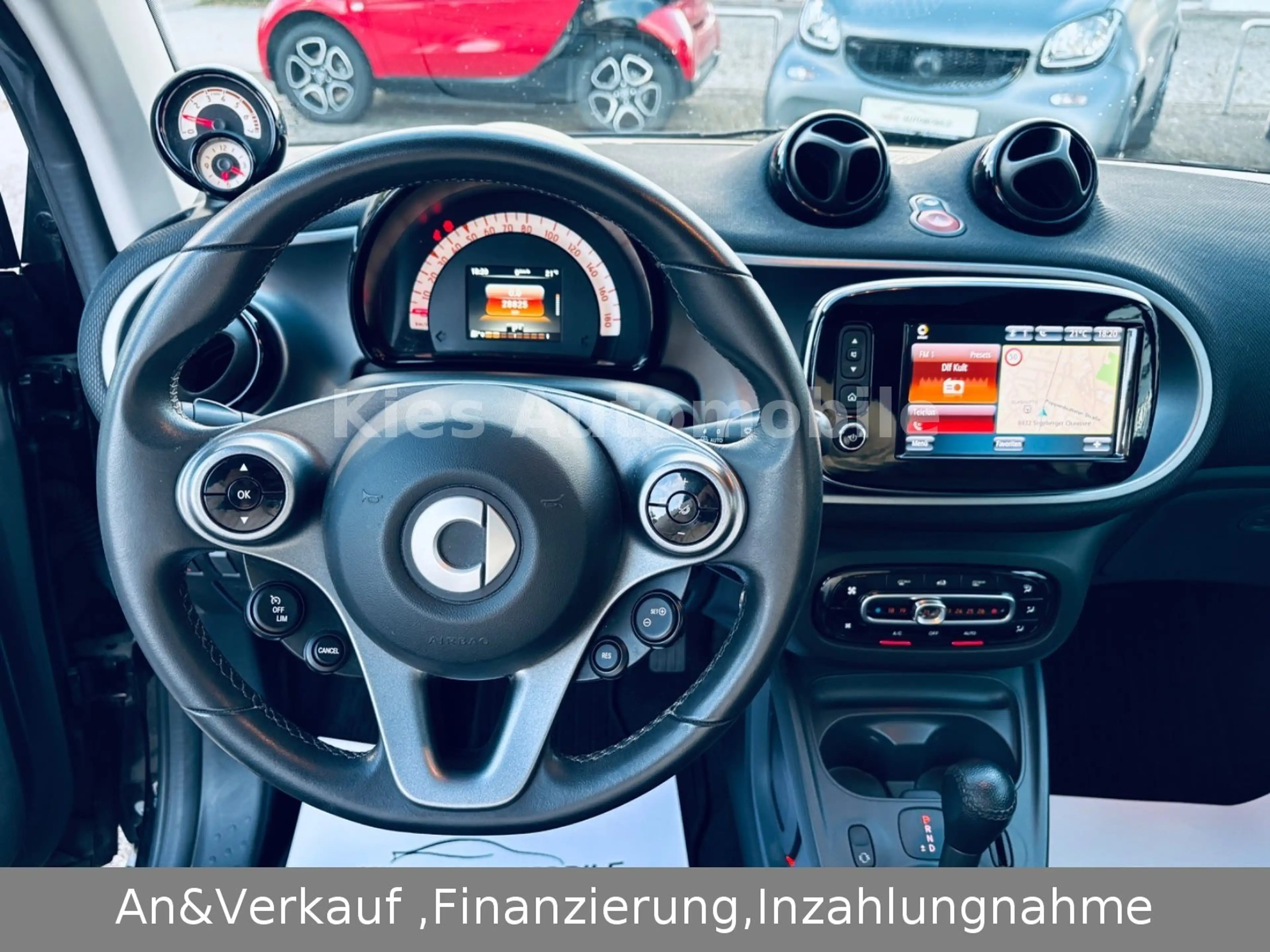 smart forTwo Prime 90Ps AUTOM/LEDER/NAVI/KAMERA/PANO — photo 11