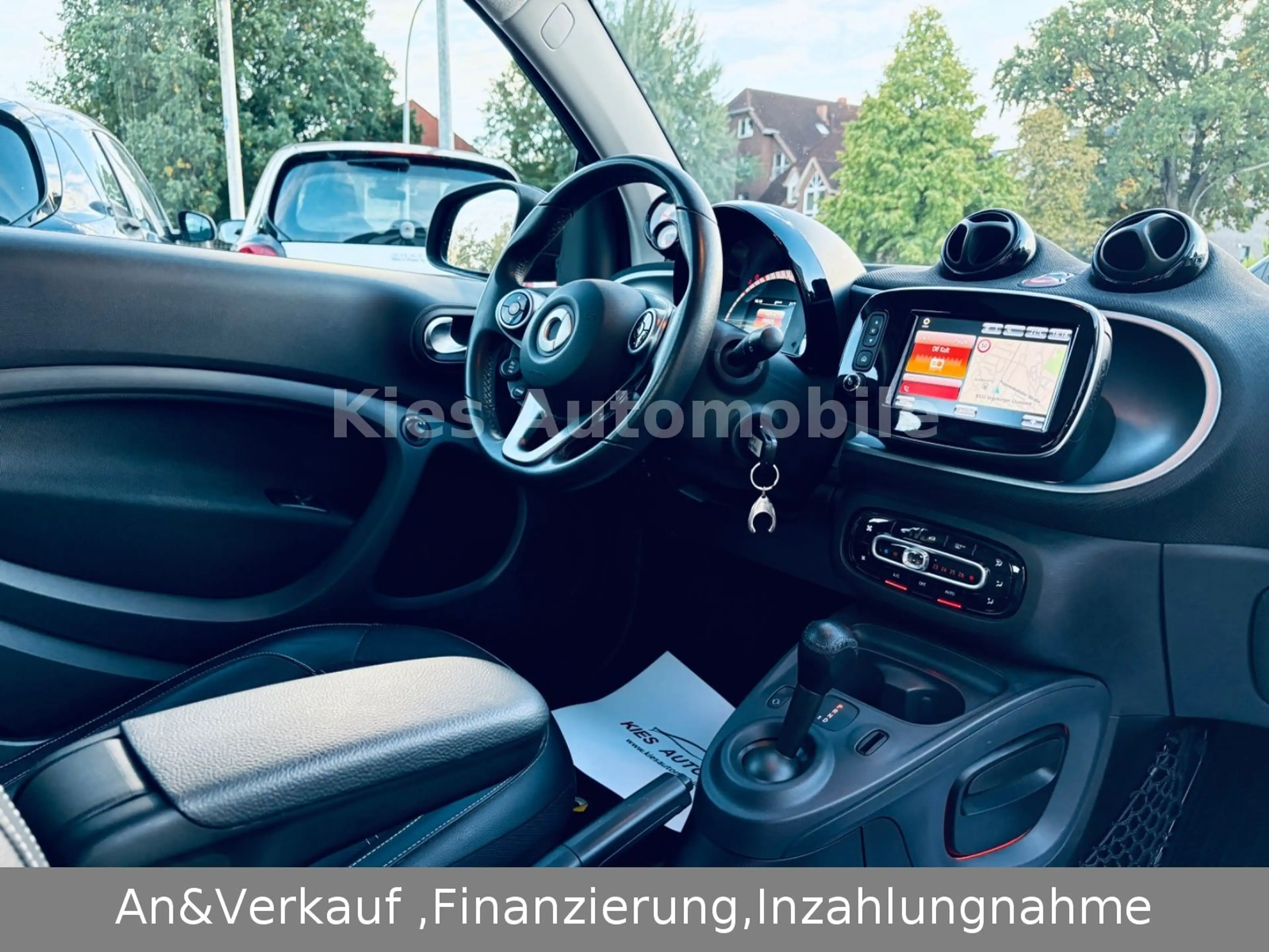 smart forTwo Prime 90Ps AUTOM/LEDER/NAVI/KAMERA/PANO — photo 10