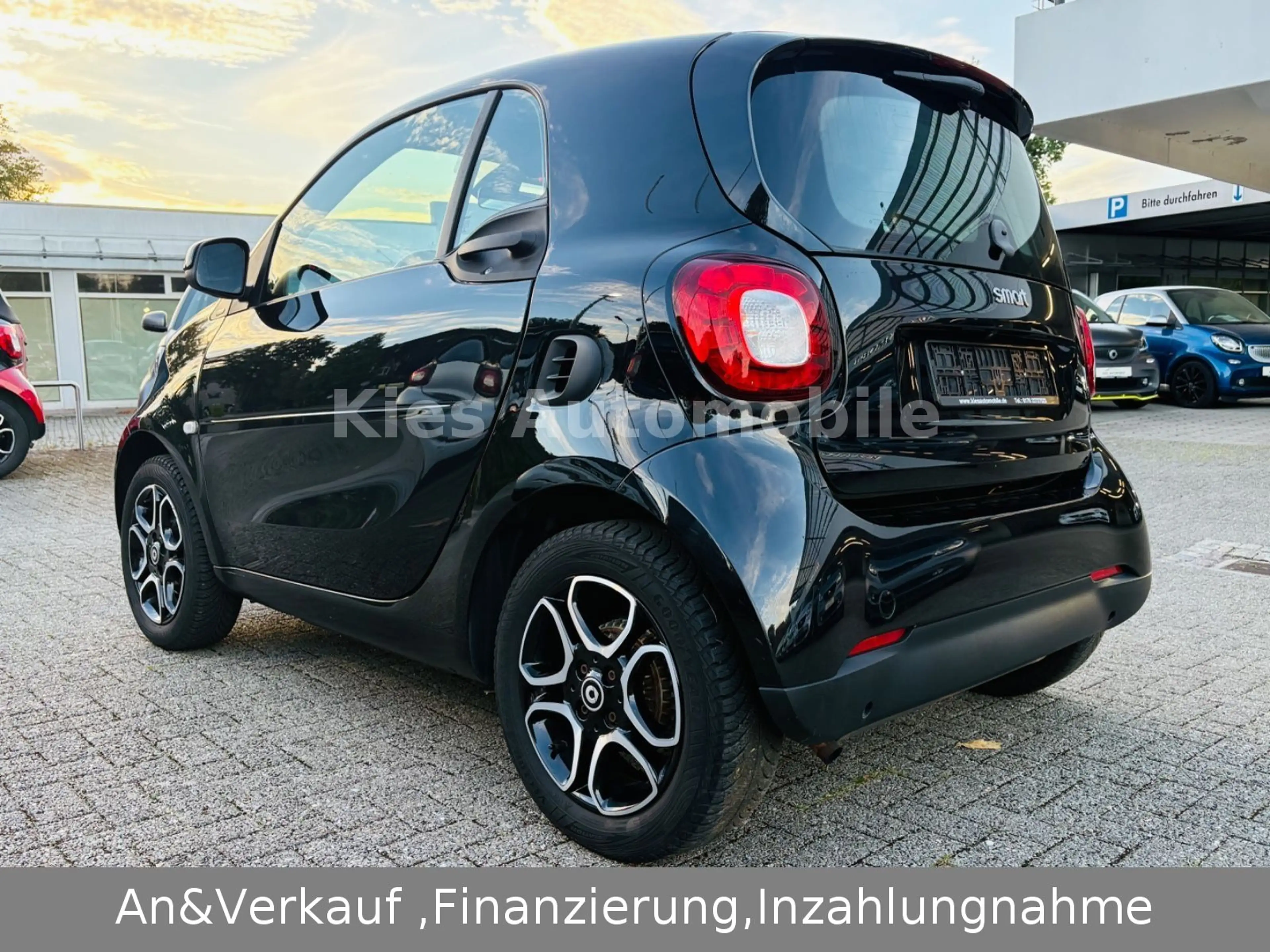 smart forTwo Prime 90Ps AUTOM/LEDER/NAVI/KAMERA/PANO — photo 6