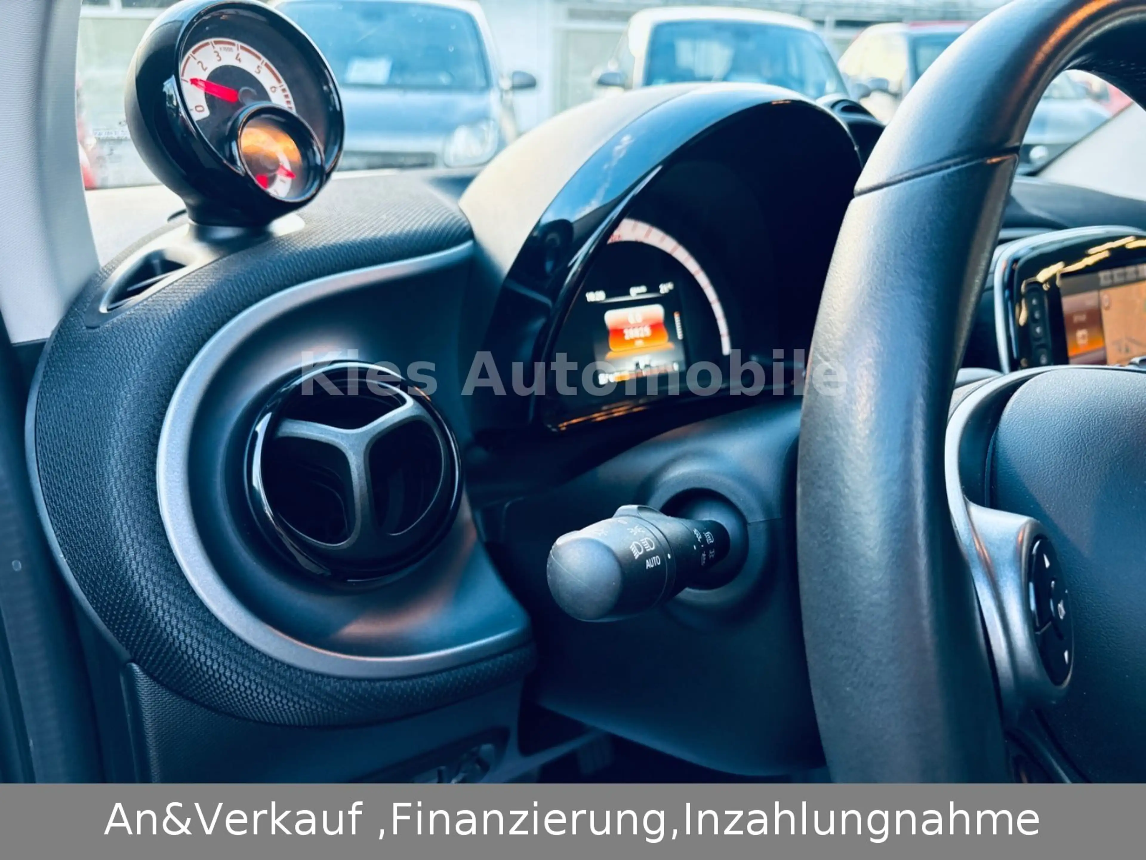 smart forTwo Prime 90Ps AUTOM/LEDER/NAVI/KAMERA/PANO — photo 12