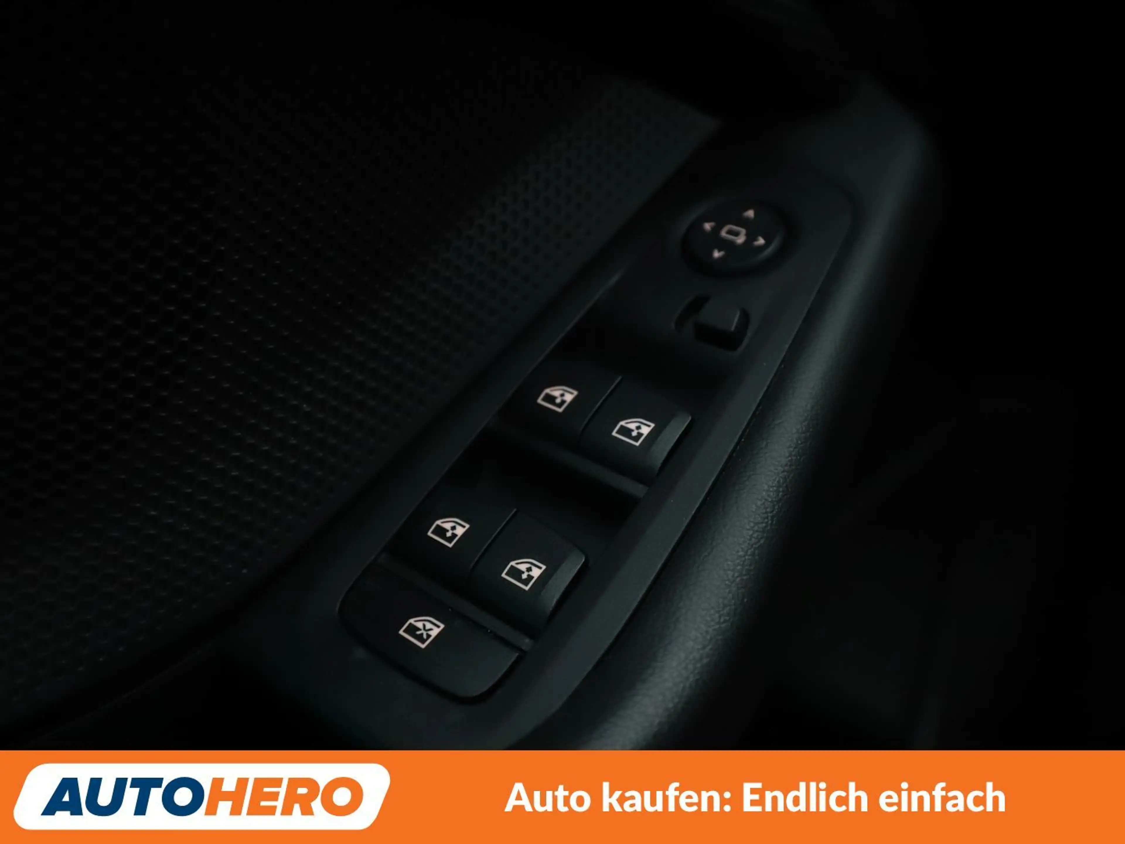 BMW 120 120d xDrive Sport Line Aut.*LED*TEMPO*PDC*SHZ* — photo 25