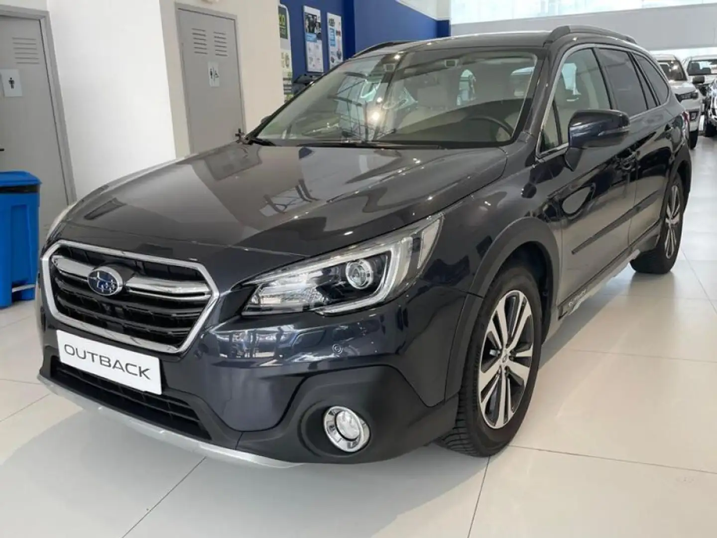 Subaru OUTBACK 2.5i Executive Plus S Black Edition CVT Gris - 2