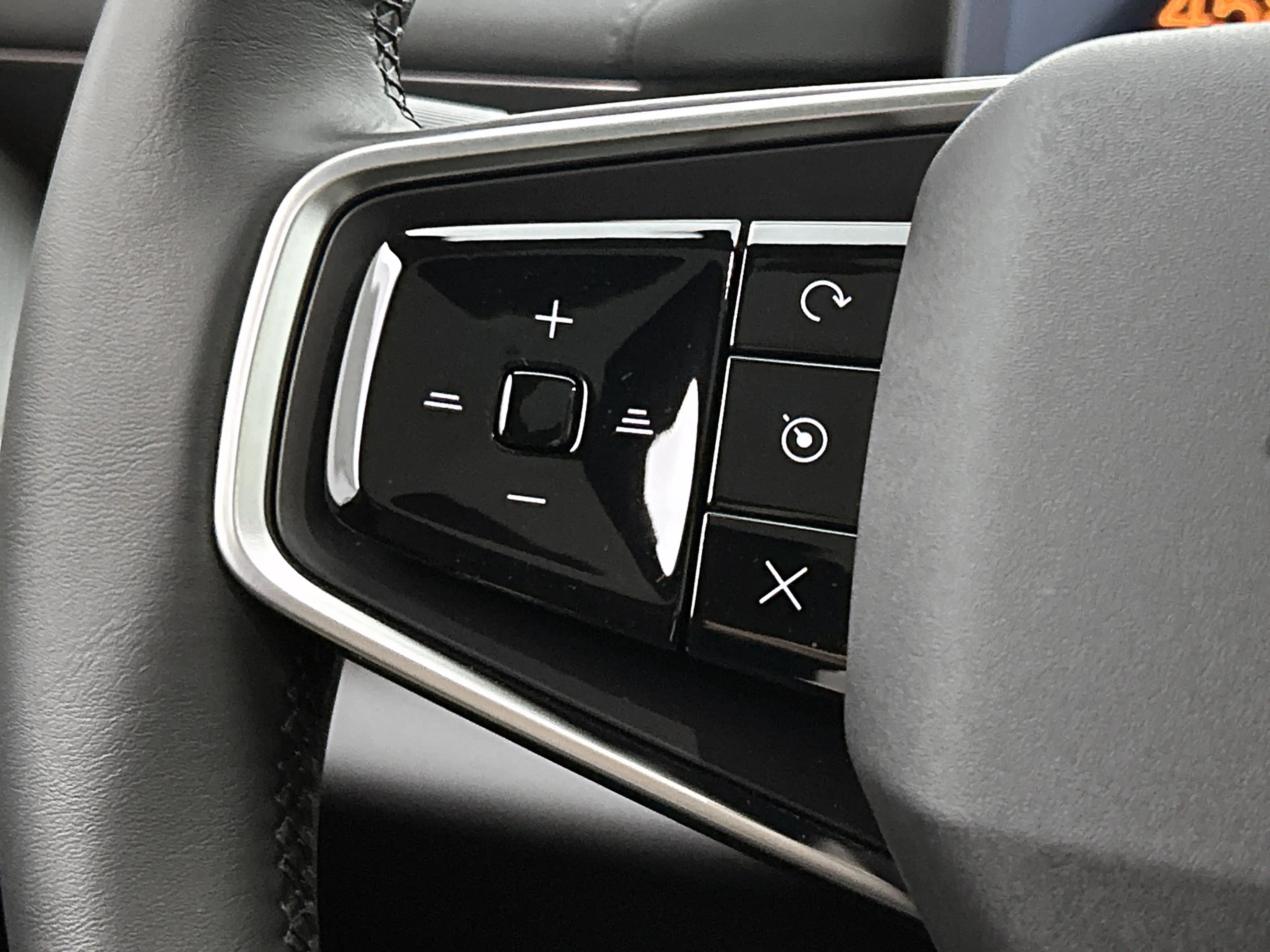 Polestar 4 Long Range Single motor Plus 100 kWh 22 kW lader, — photo 8
