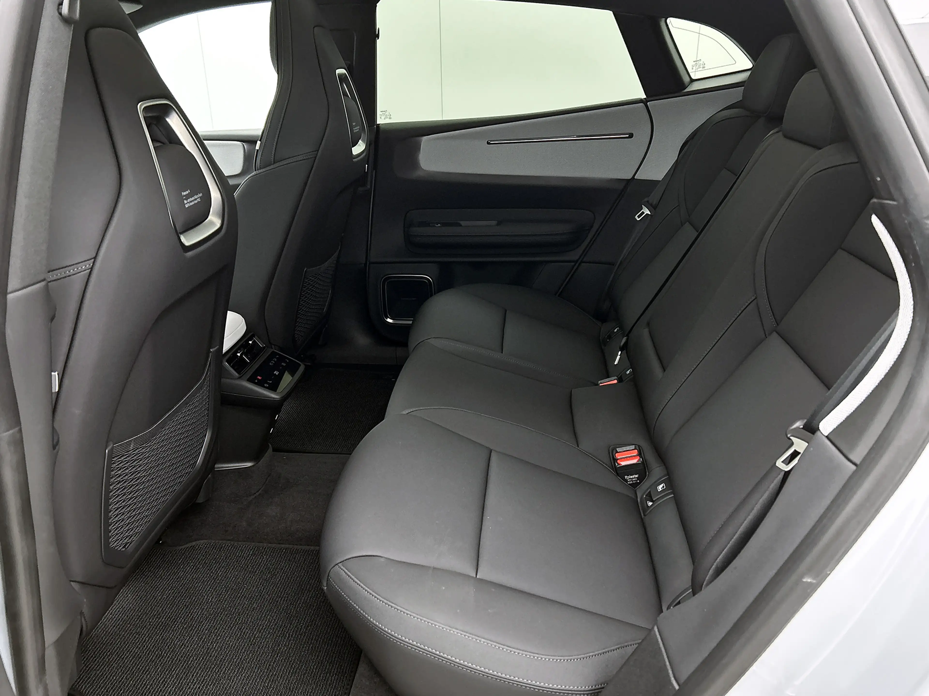 Polestar 4 Long Range Single motor Plus 100 kWh 22 kW lader, — photo 27