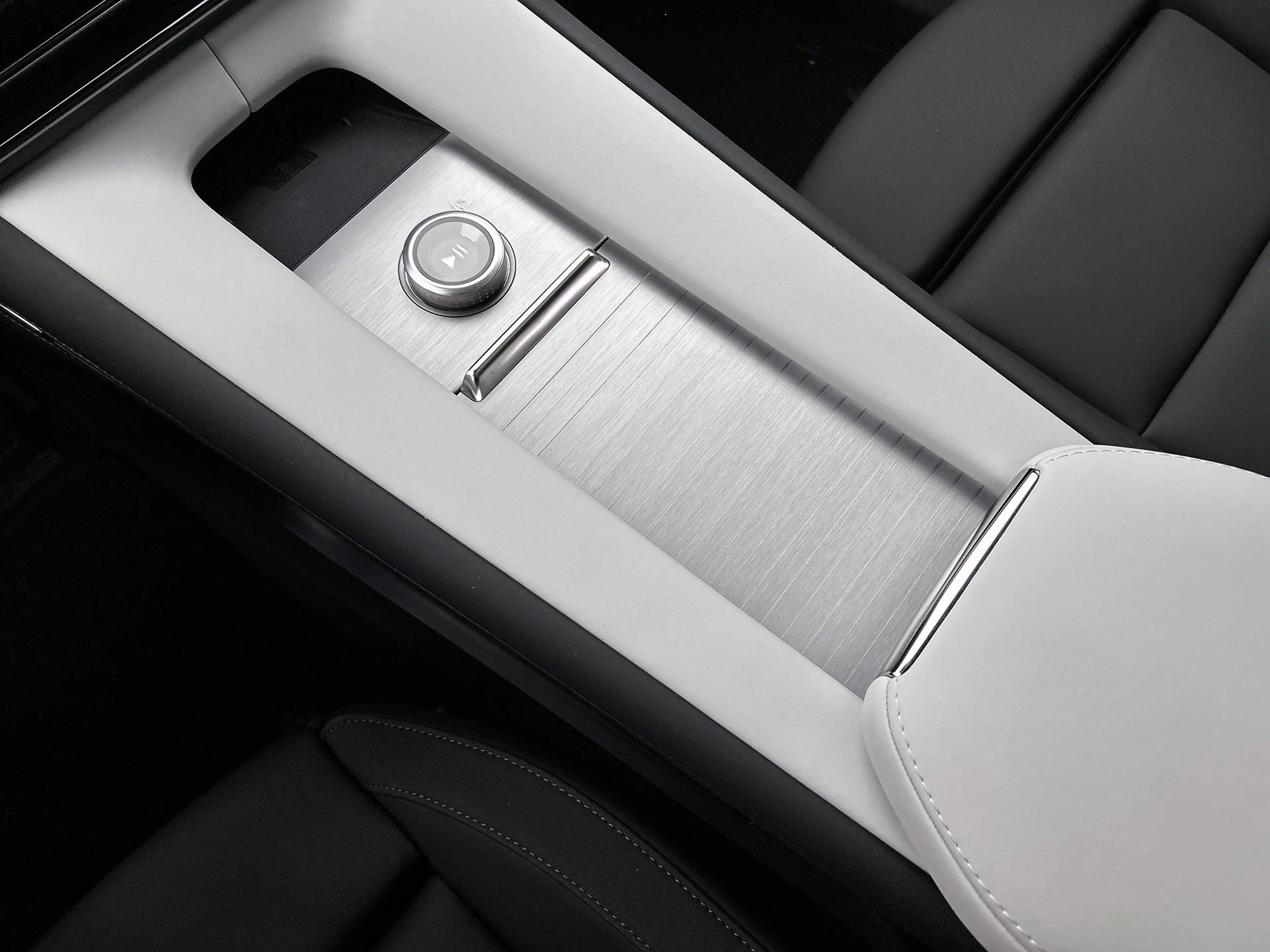 Polestar 4 Long Range Single motor Plus 100 kWh 22 kW lader, — photo 34