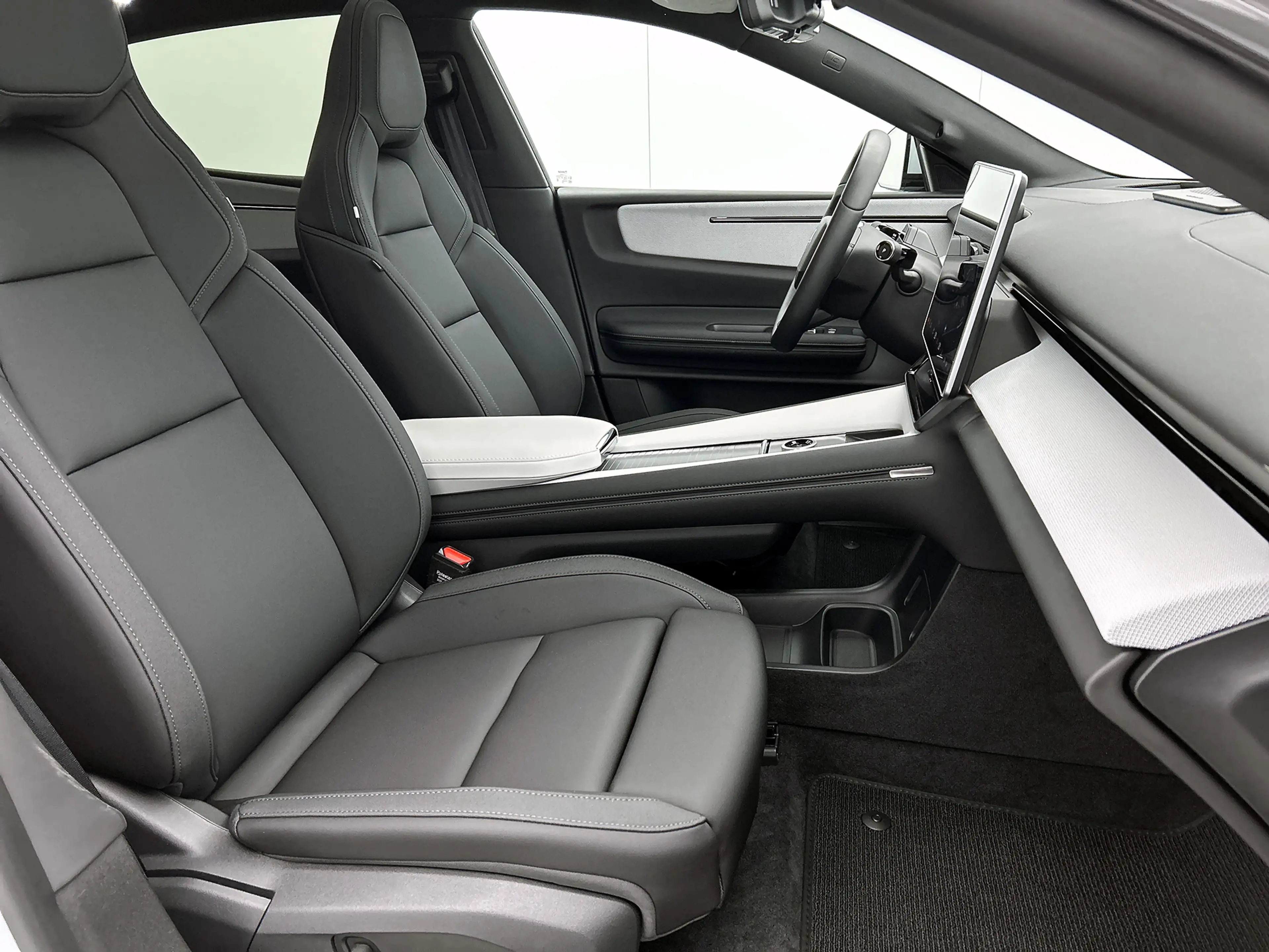 Polestar 4 Long Range Single motor Plus 100 kWh 22 kW lader, — photo 44