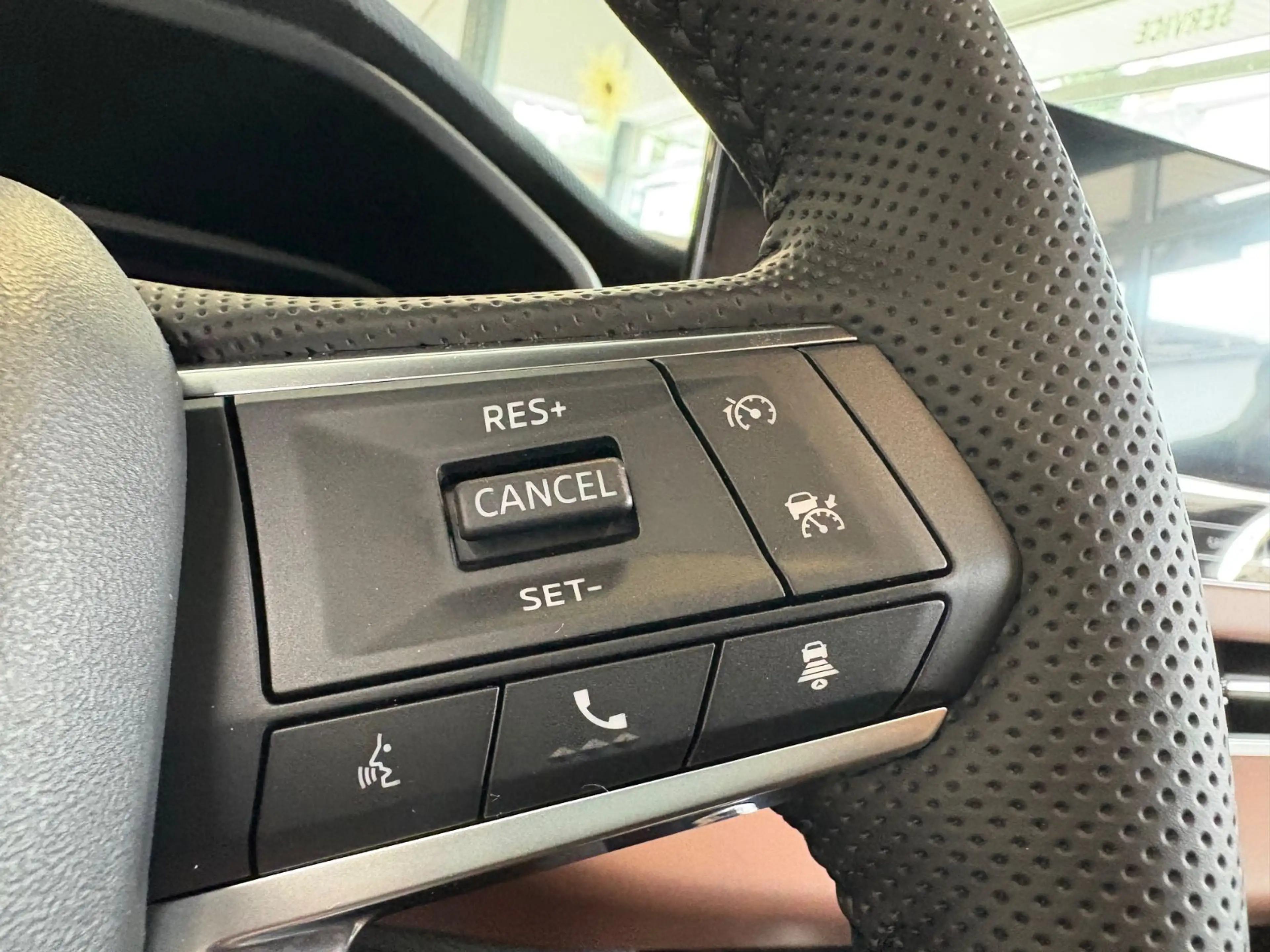 Mitsubishi Outlander 2.4 PHEV 4WD Top Luxury -Paket — photo 14
