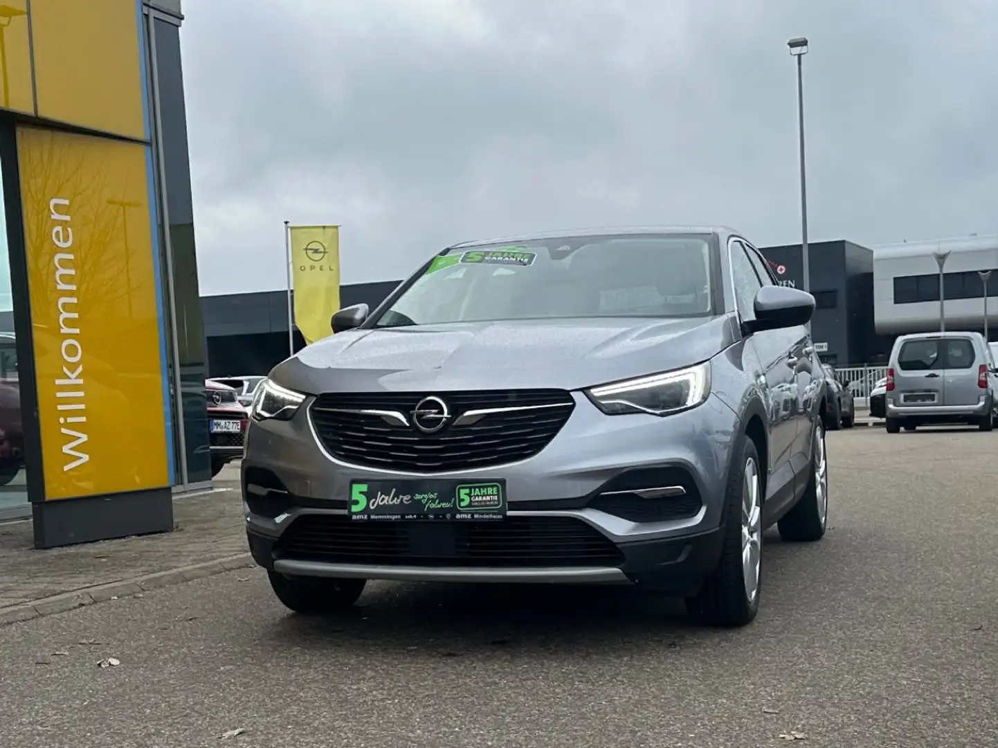 Opel Grandland 1.6 Turbo Hybrid INNOVATION *ALLRAD* Gümüş rengi - 2