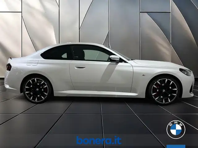 BMW 2 Series view 4