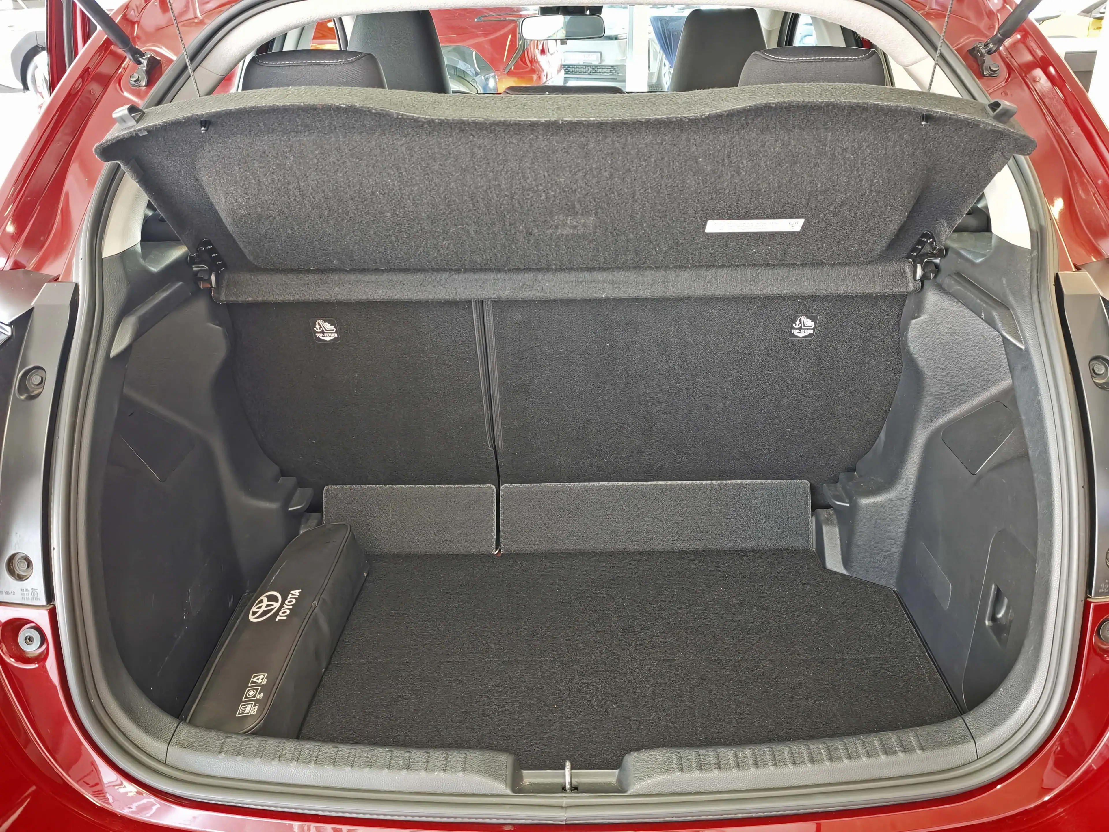 Toyota Yaris Yaris Hybrid 1.5 VVT-i Team Deutschland + Navi + Allwetter — photo 8