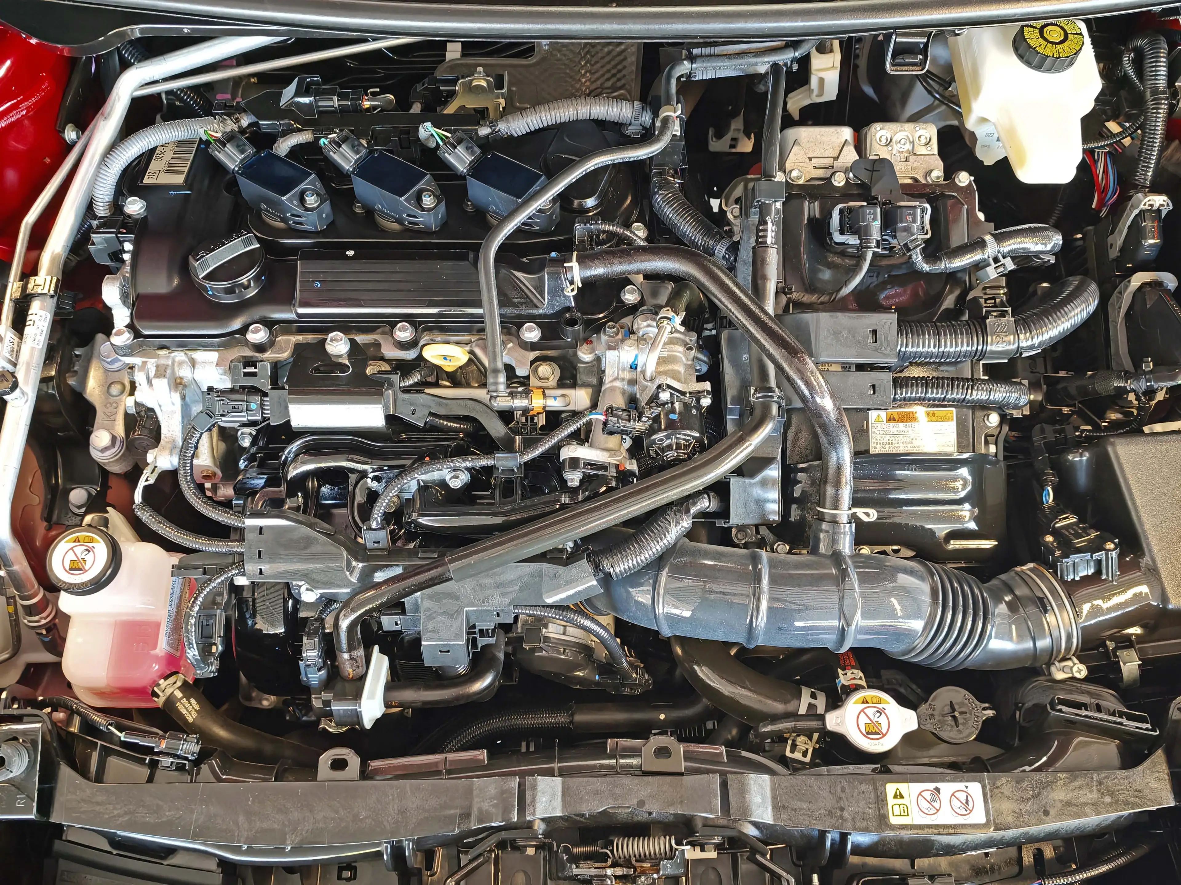 Toyota Yaris Yaris Hybrid 1.5 VVT-i Team Deutschland + Navi + Allwetter — photo 11