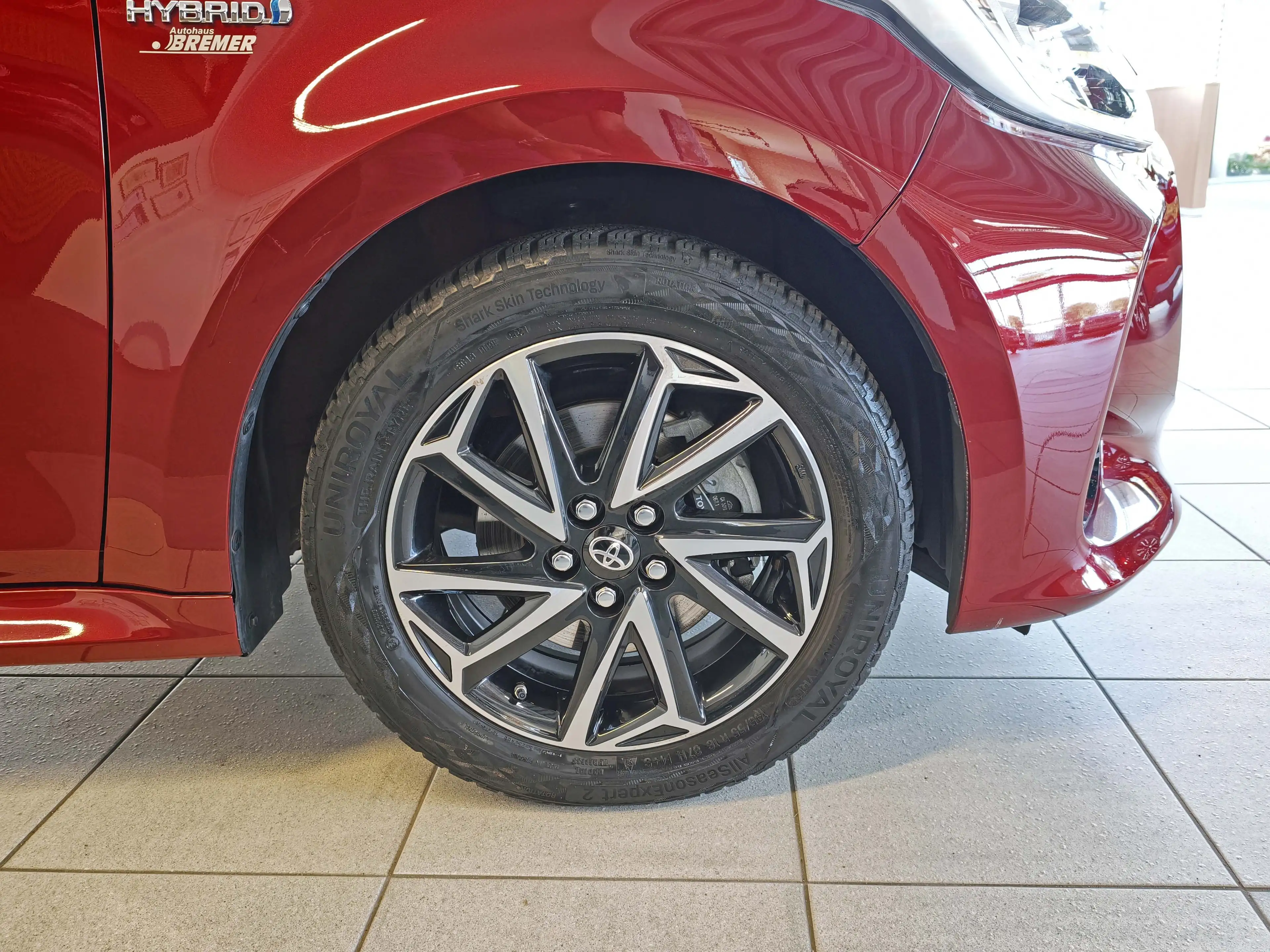 Toyota Yaris Yaris Hybrid 1.5 VVT-i Team Deutschland + Navi + Allwetter — photo 10