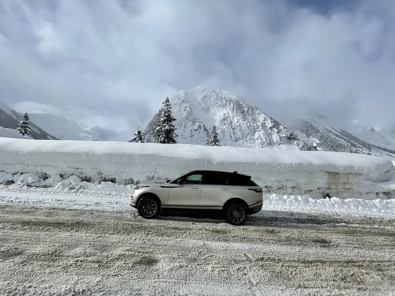 Land Rover Range Rover Velar снимка Land Rover Range Rover Velar