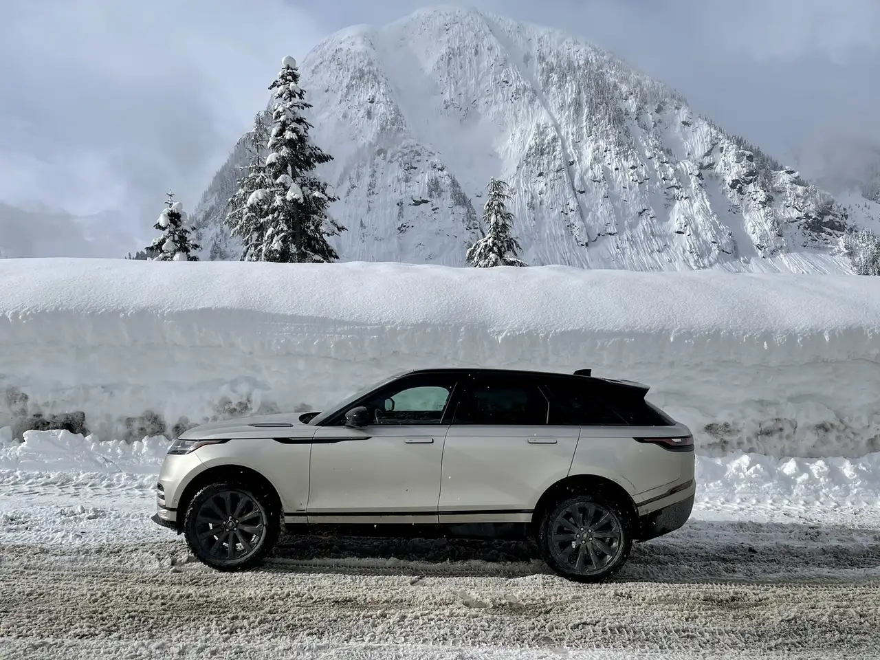 Land Rover Range Rover Velar снимка Land Rover Range Rover Velar