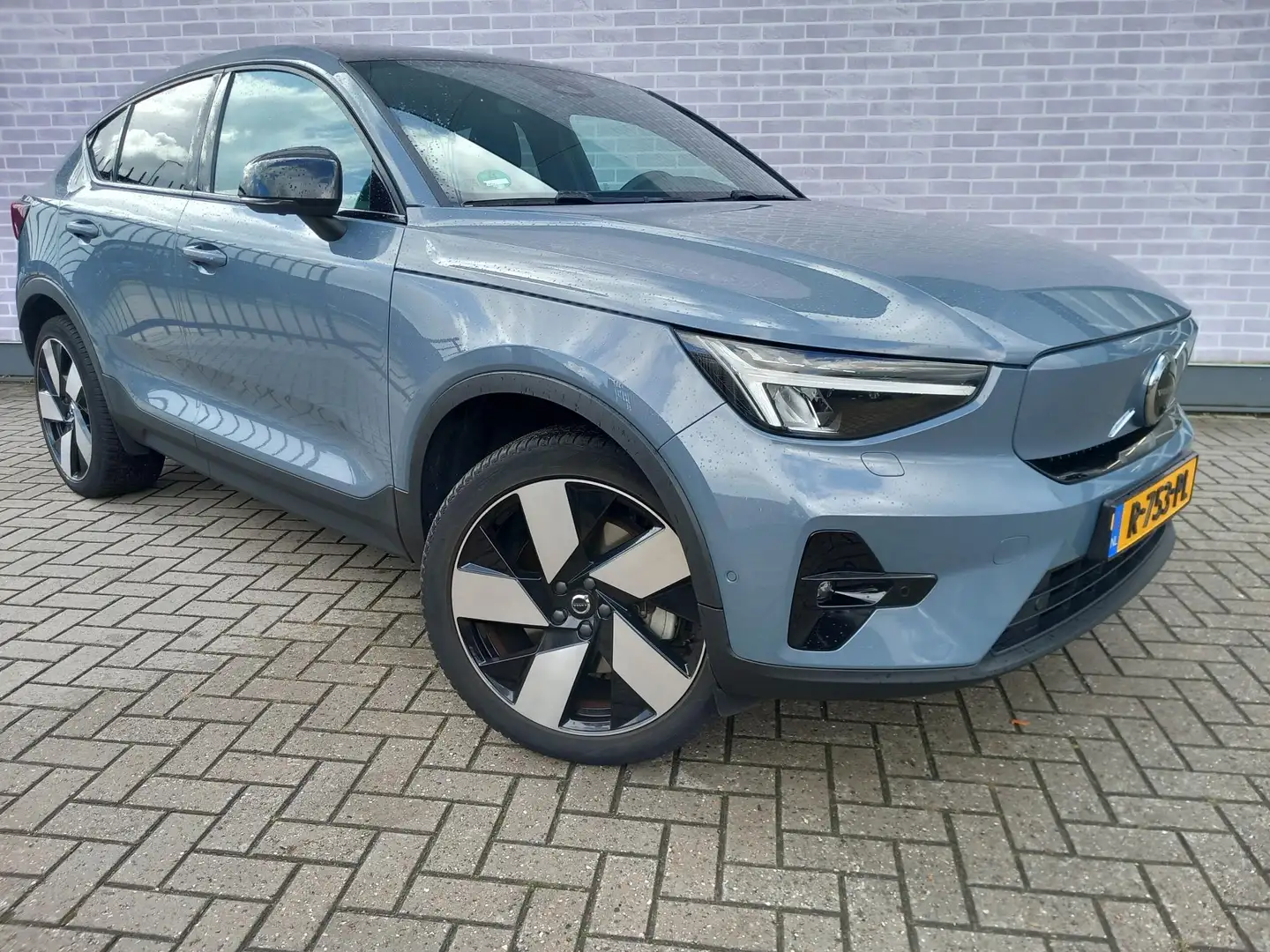 Volvo C40 Recharge Ultimate 69 kWh Grau - 2
