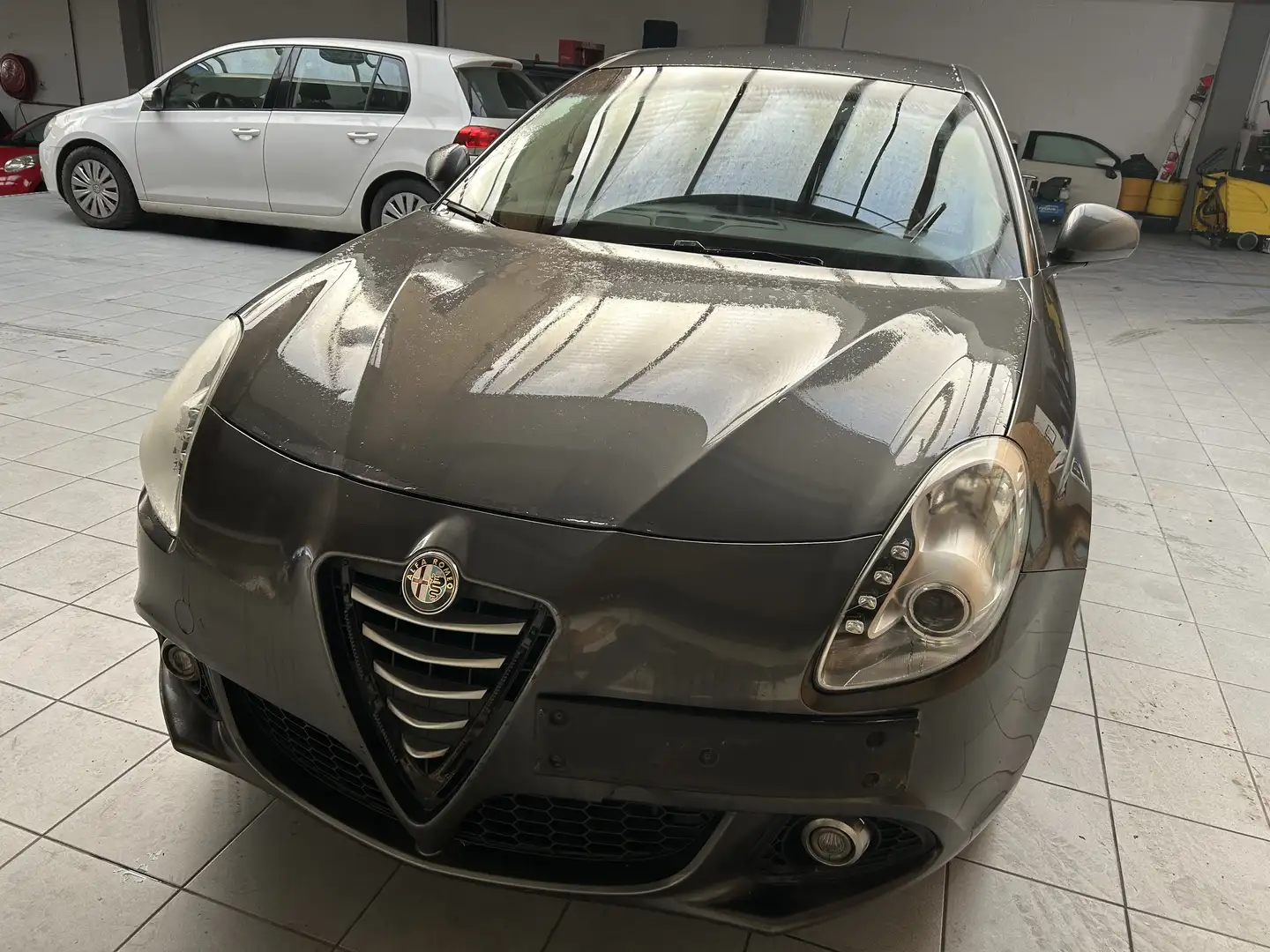 Alfa Romeo Giulietta Giulietta 1.6 JTDm cuir navi airco Grau - 1