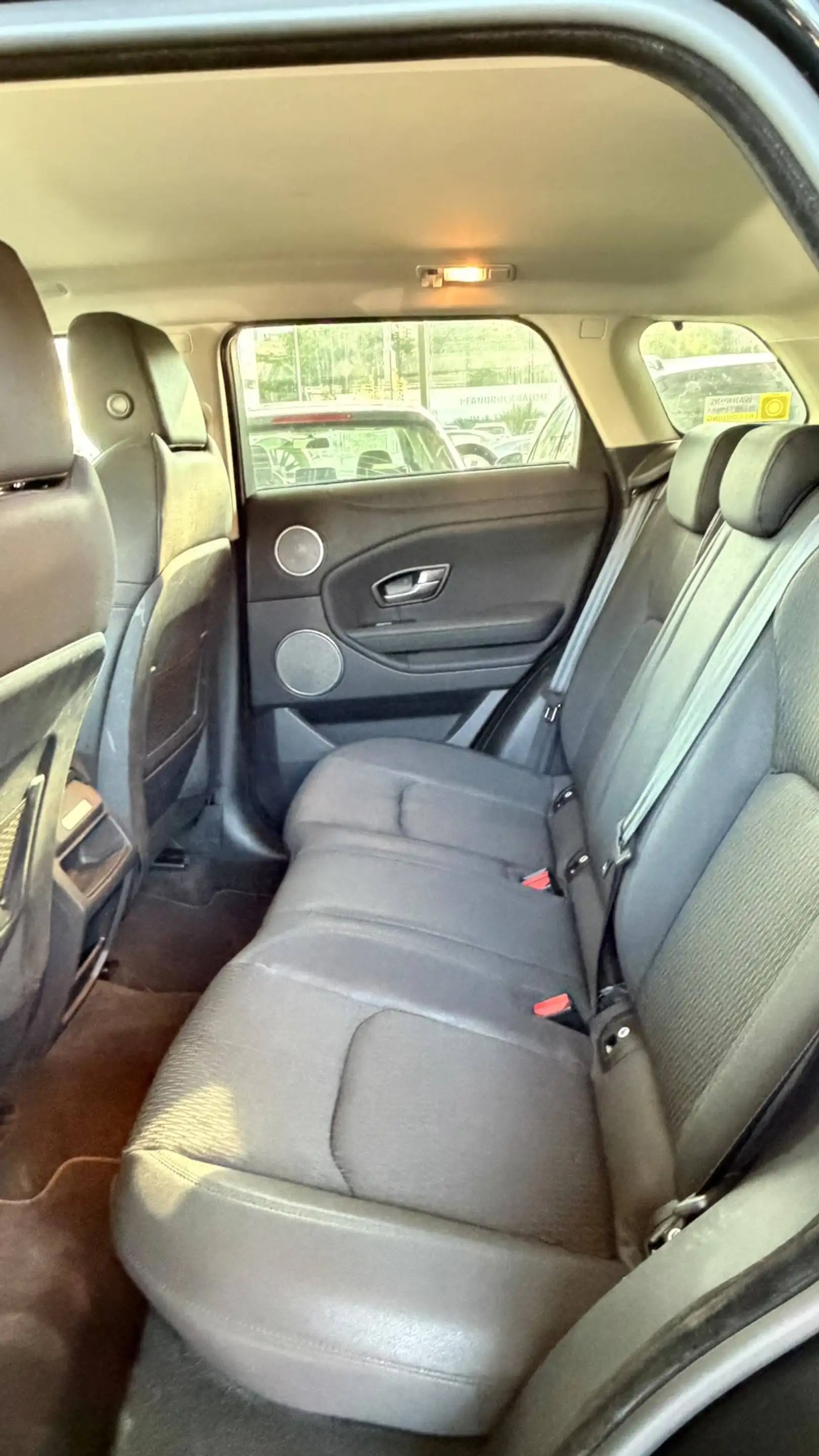 Land Rover Range Rover Evoque Pure — photo 10