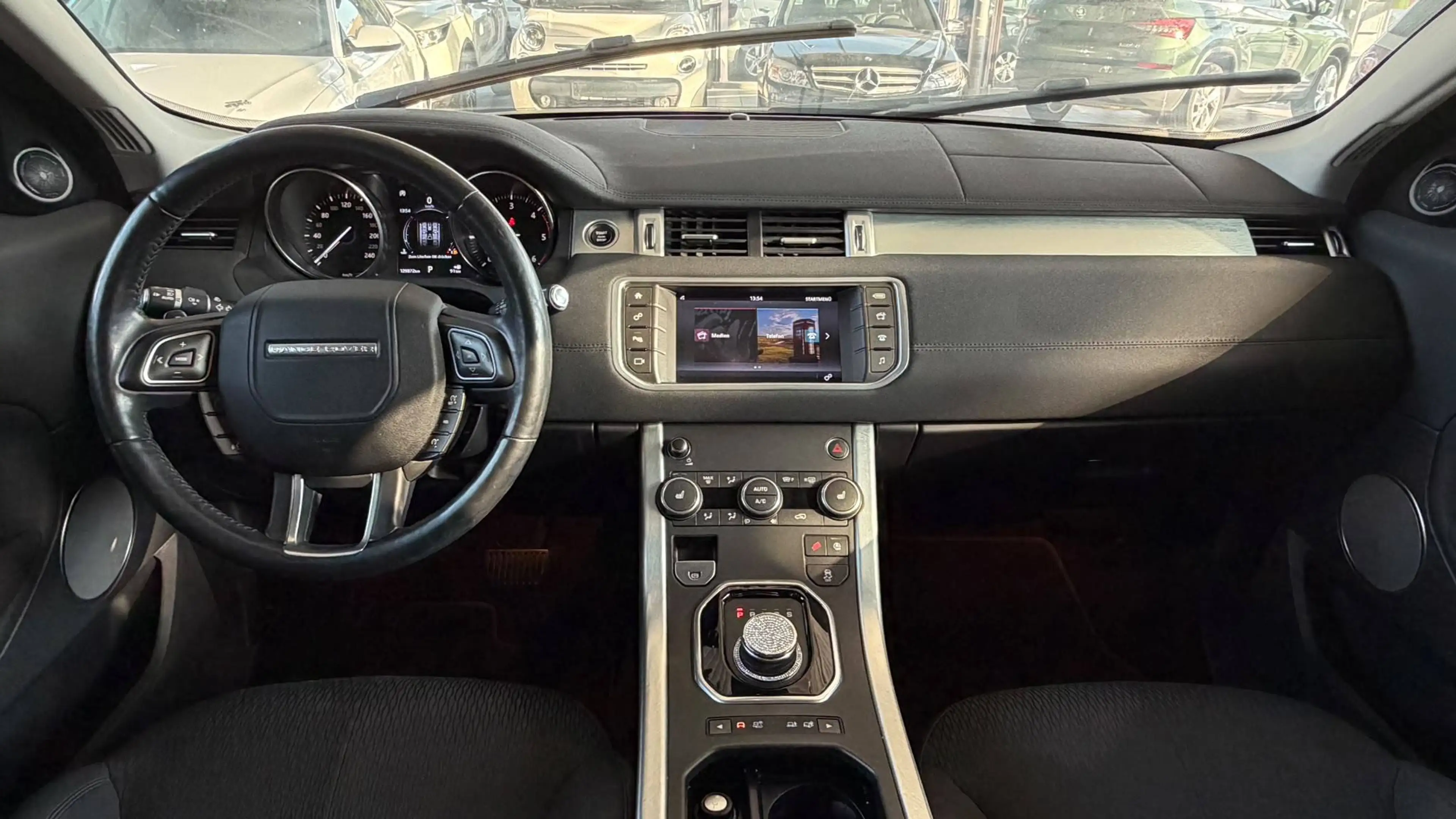 Land Rover Range Rover Evoque Pure — photo 9