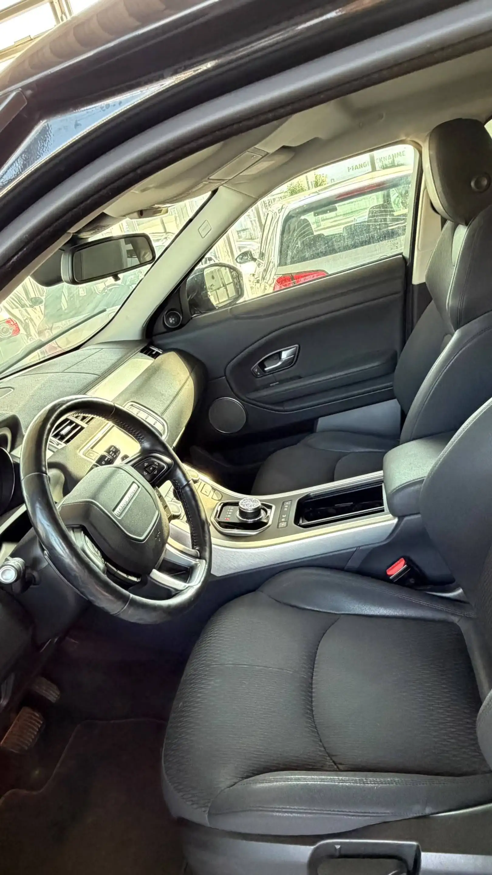 Land Rover Range Rover Evoque Pure — photo 7