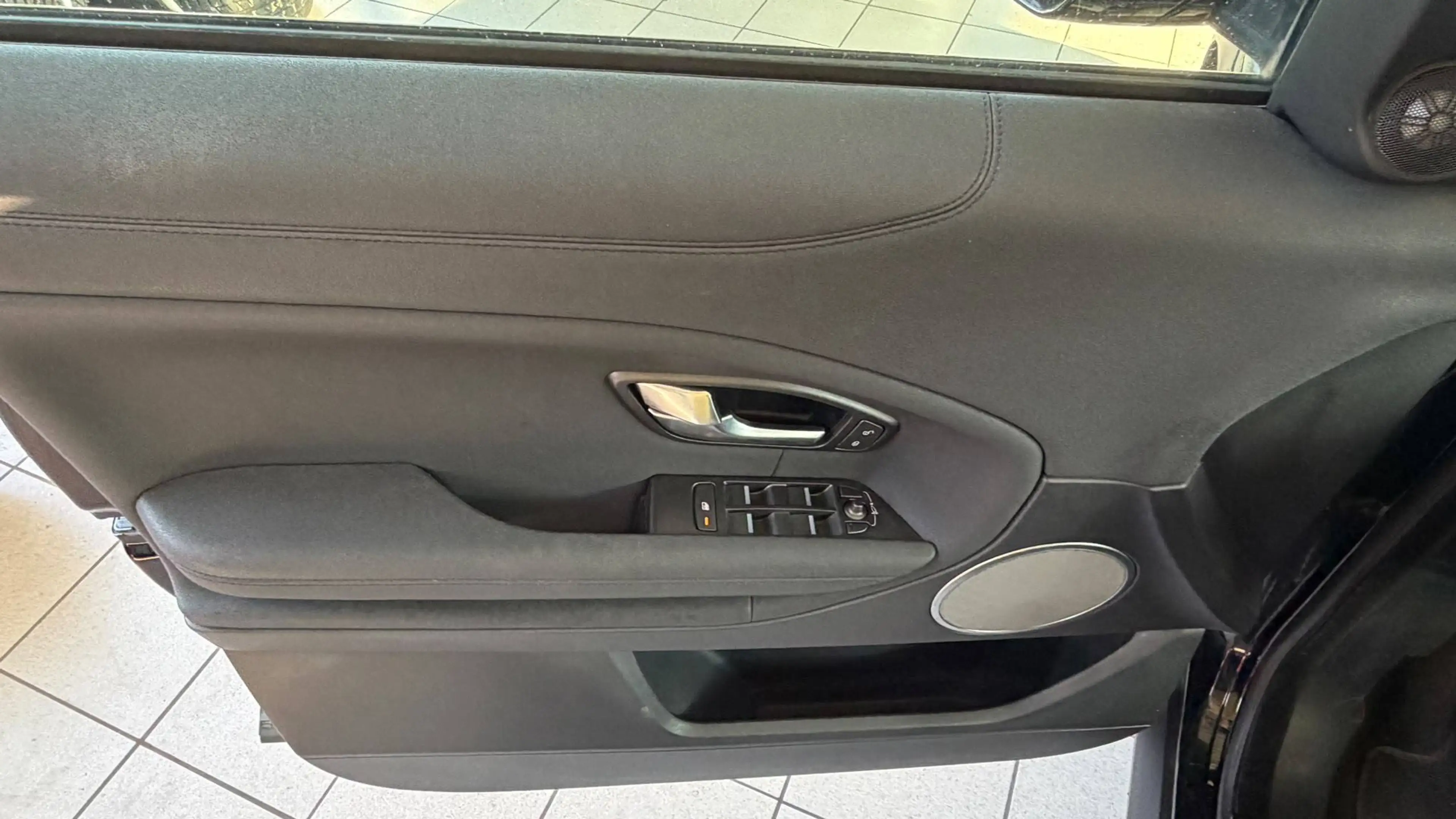 Land Rover Range Rover Evoque Pure — photo 8