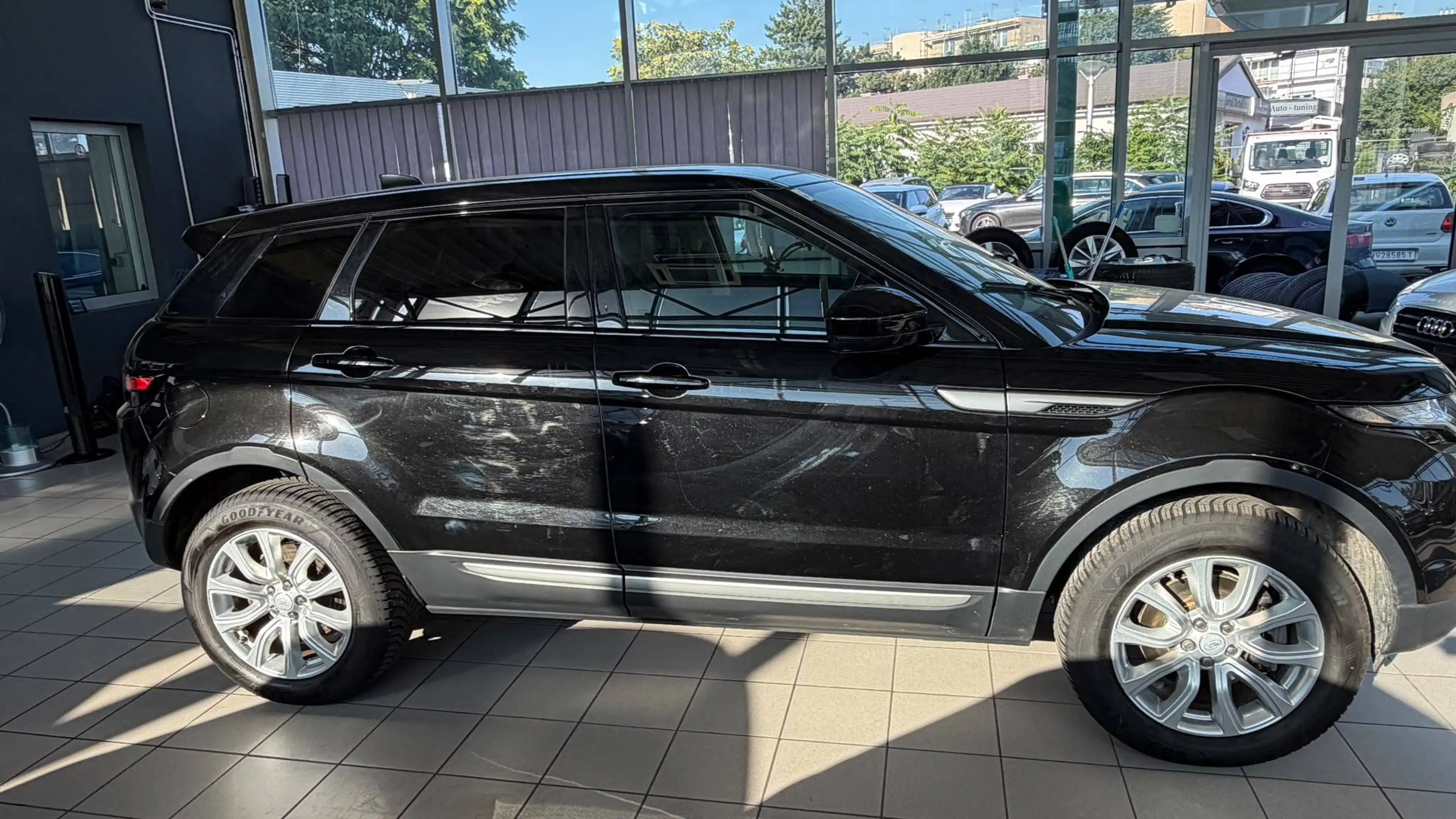 Land Rover Range Rover Evoque Pure — photo 4