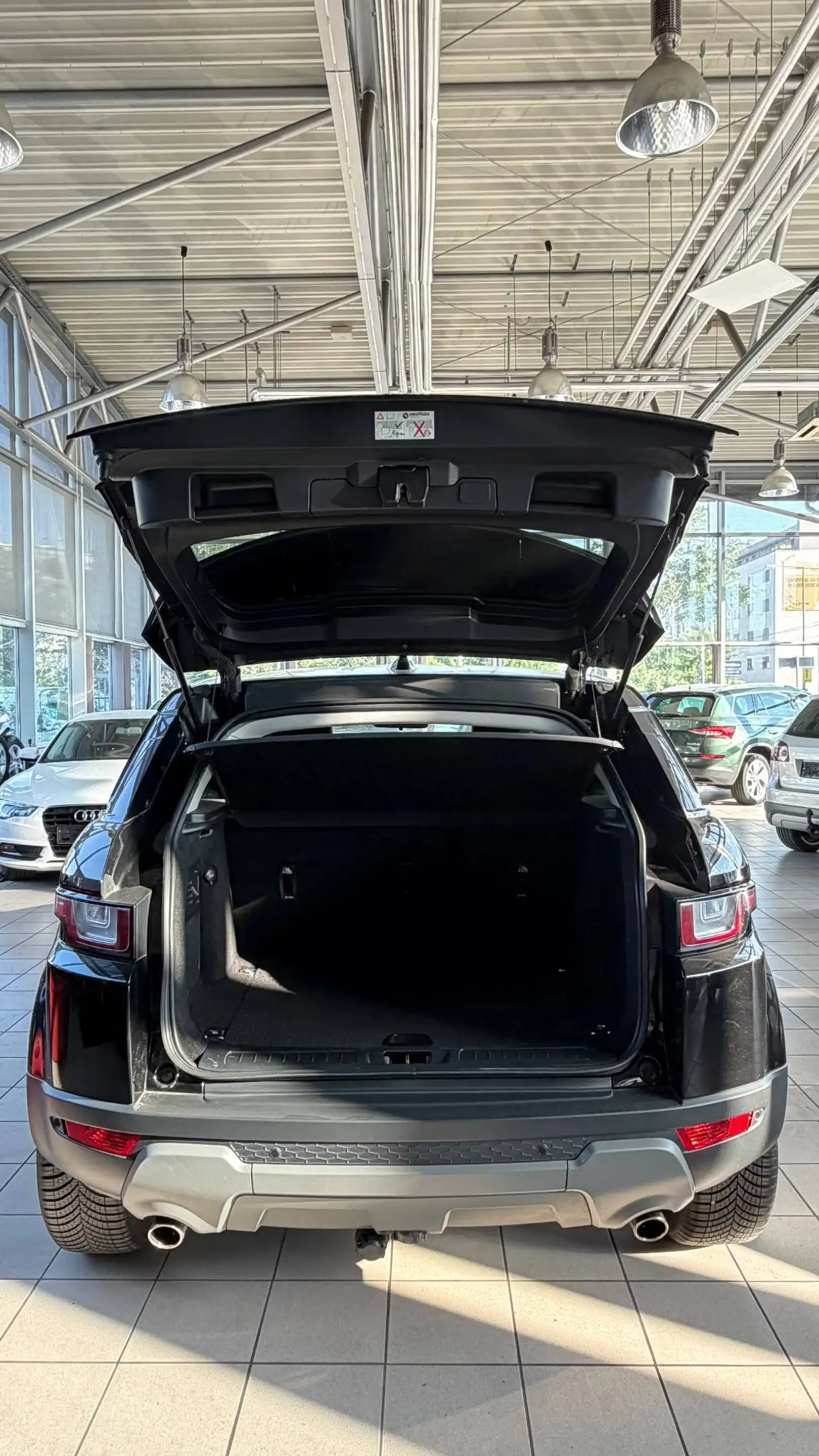Land Rover Range Rover Evoque Pure — photo 6