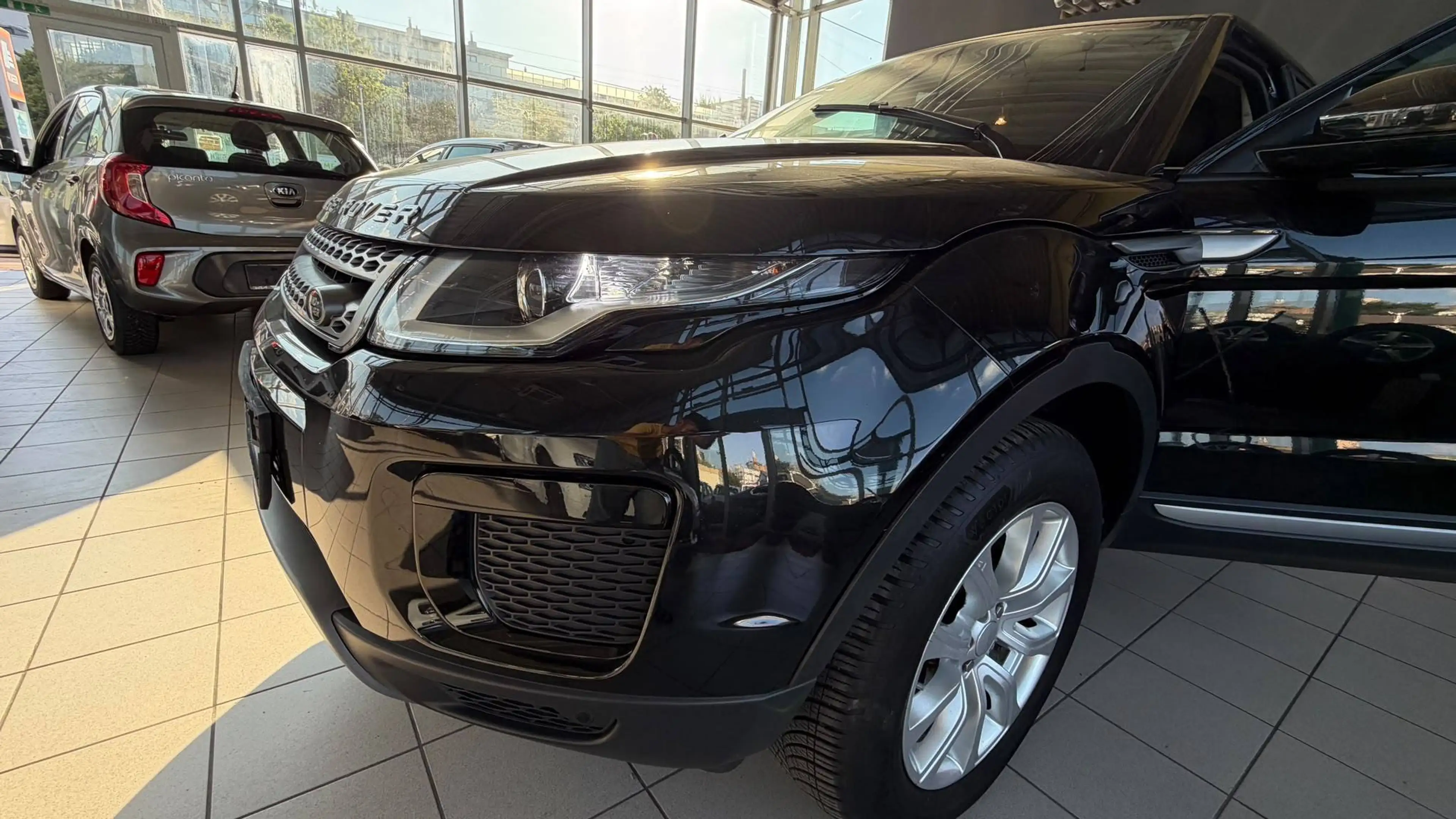 Land Rover Range Rover Evoque Pure — photo 15