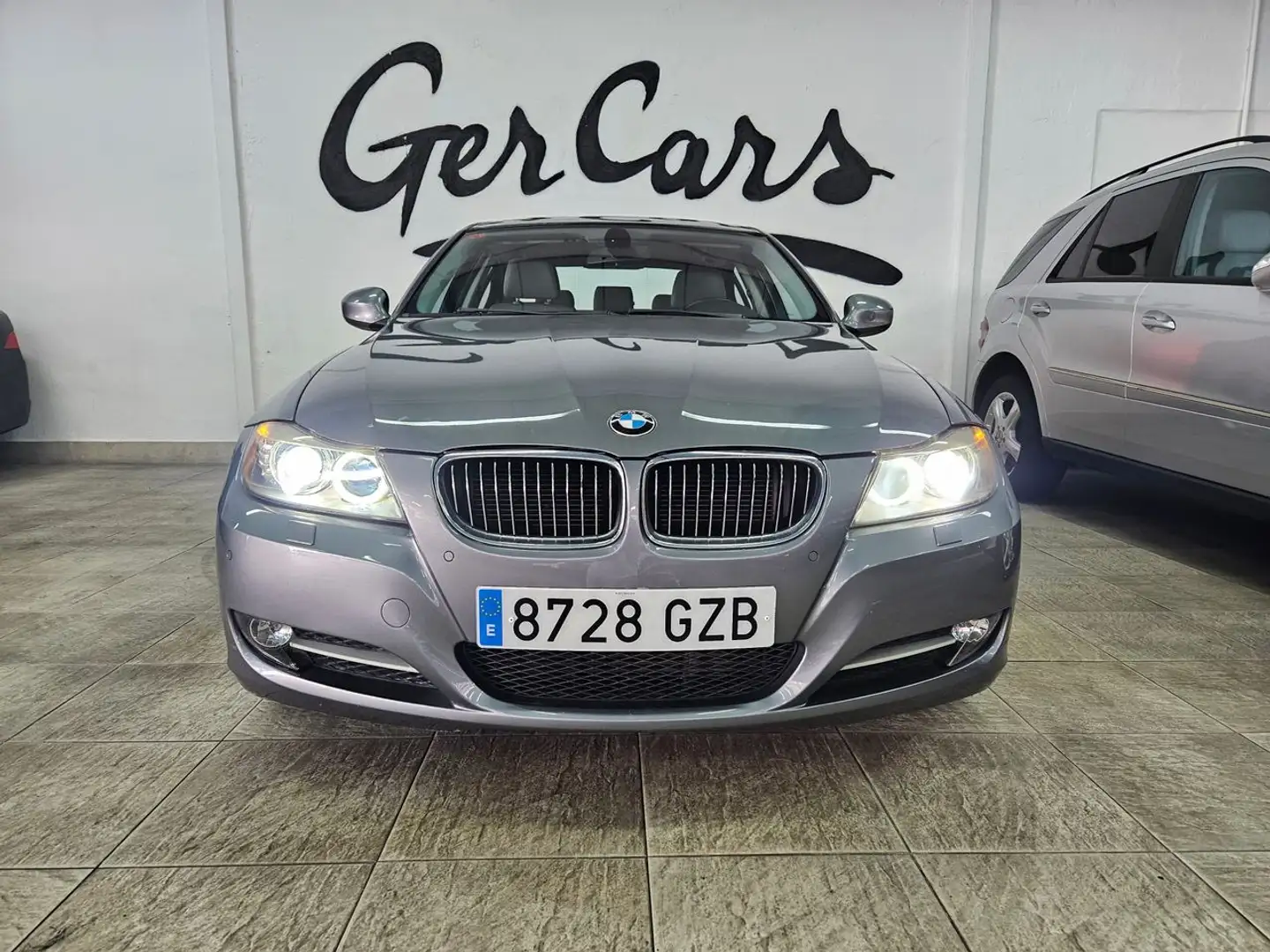 BMW 320 320d Grau - 2