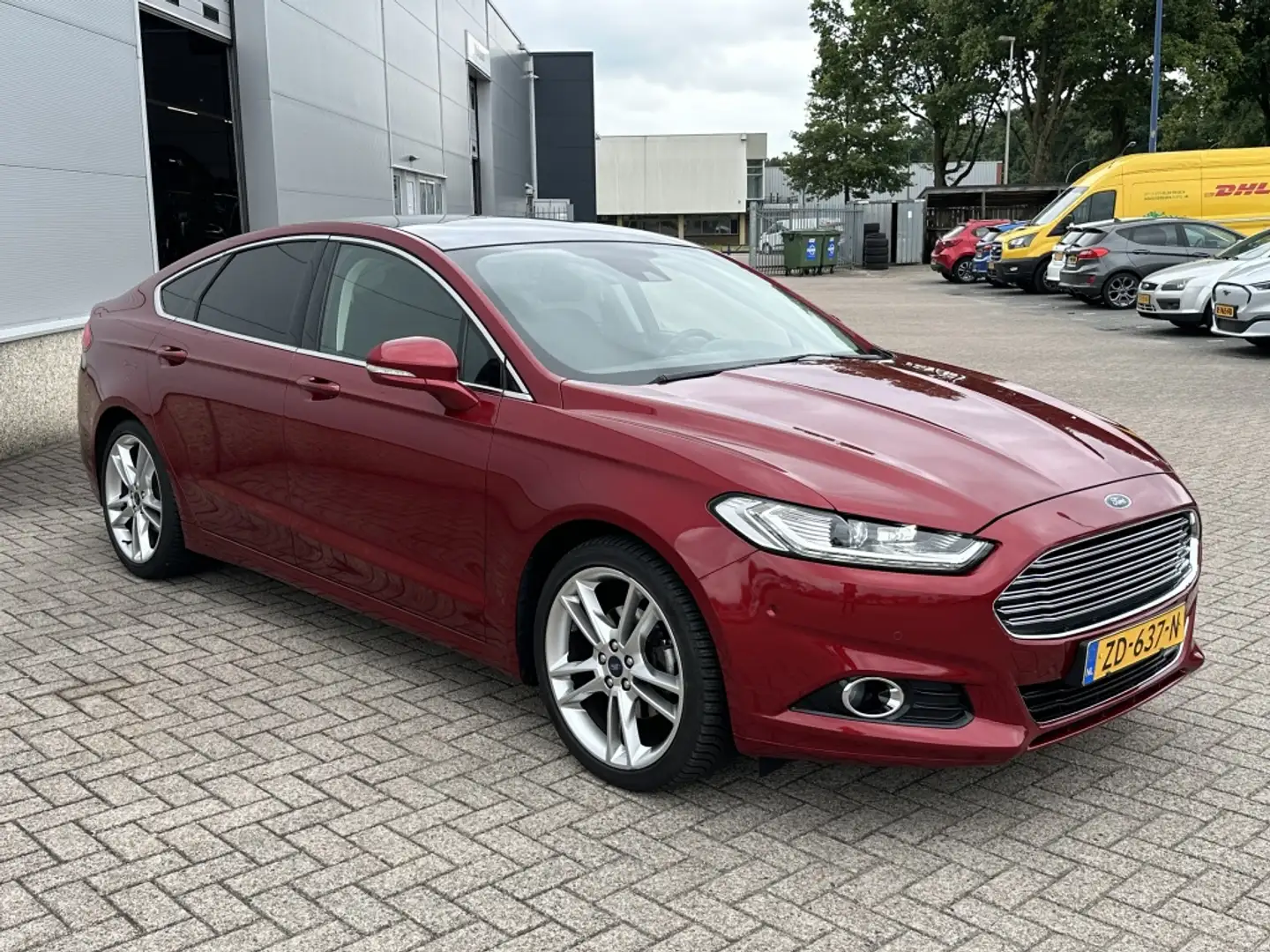 Ford Mondeo 2.0 TDCi Titanium LE AUTOMAAT! TREKHAAK! Rood - 2