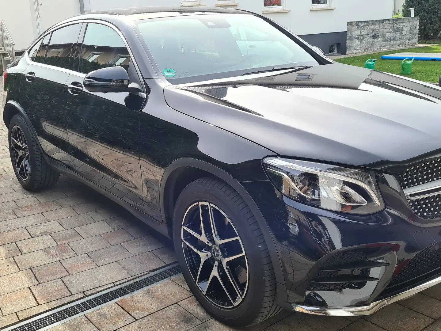Mercedes-Benz GLC 250 GLC-Coupe d Coupe 4Matic 9G-TRONIC AMG Line Schwarz - 1