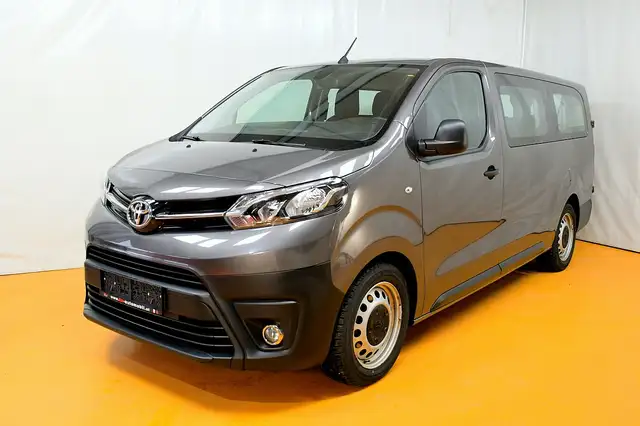 Toyota Proace Pro Ace 2,0 D-4D 145 L2 Comfort 9 Sitzer