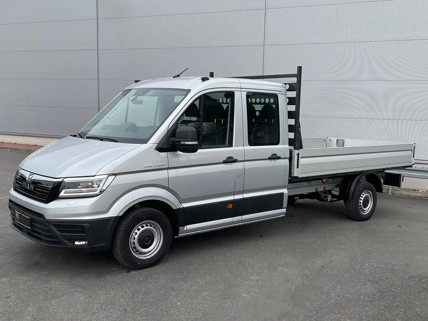 MAN TGE 3.160 Pritsche DOKA LR RWD STANDHZ LED Plateado - 1