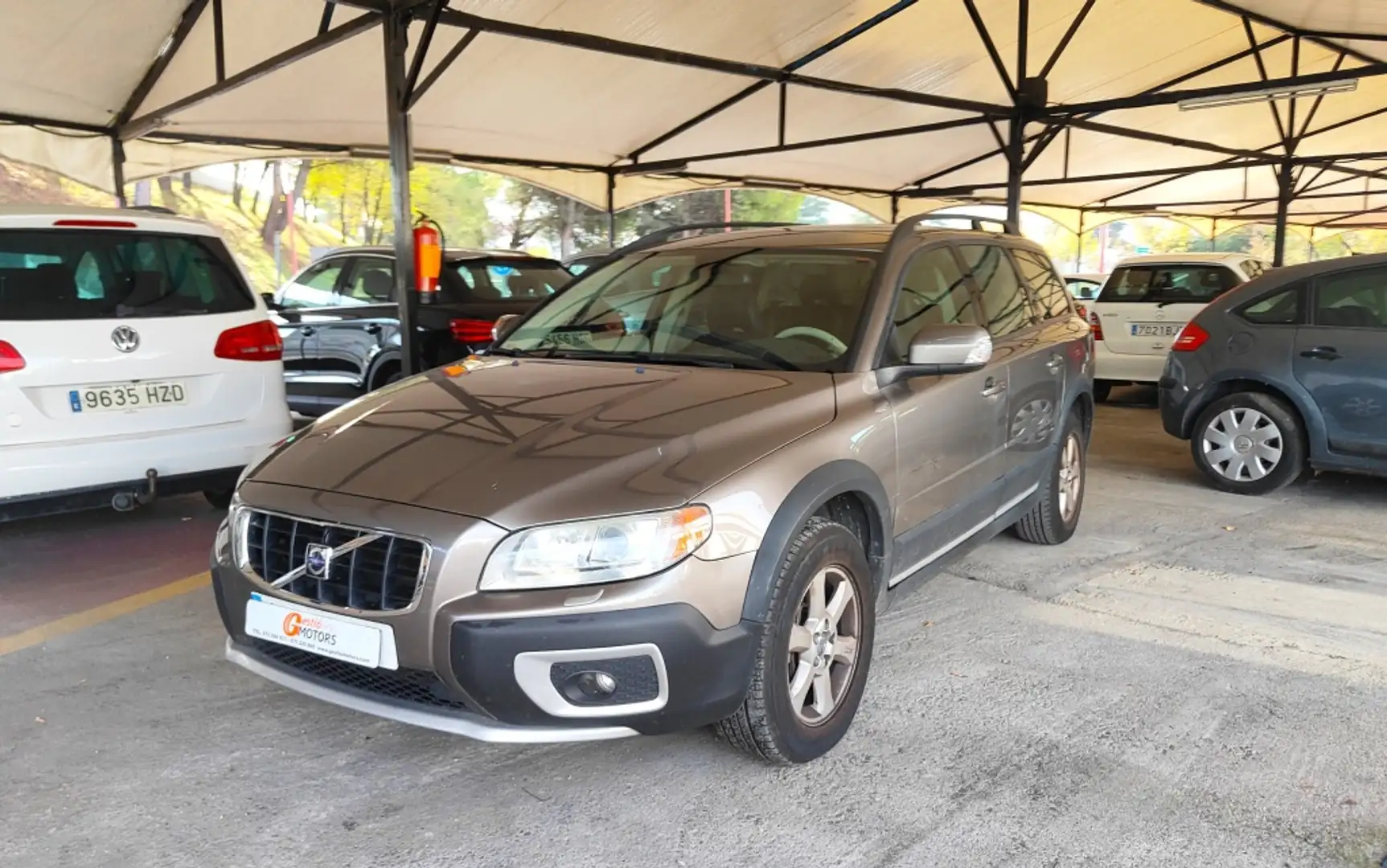 Volvo XC70 D5 Summum Geartronic Brun - 1