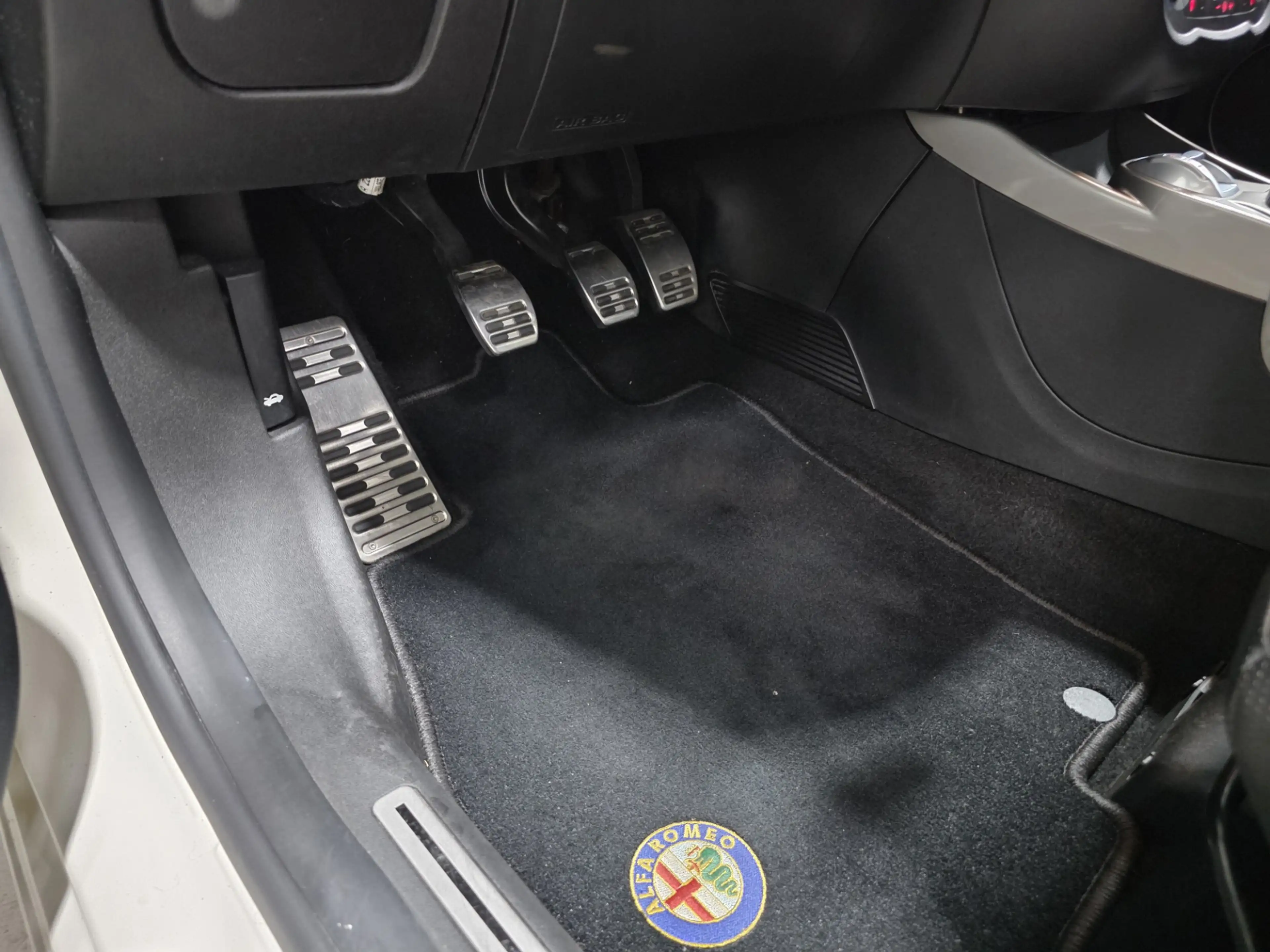 Alfa Romeo MiTo 1.4 T Quadrifoglio Verde leer clima — photo 14