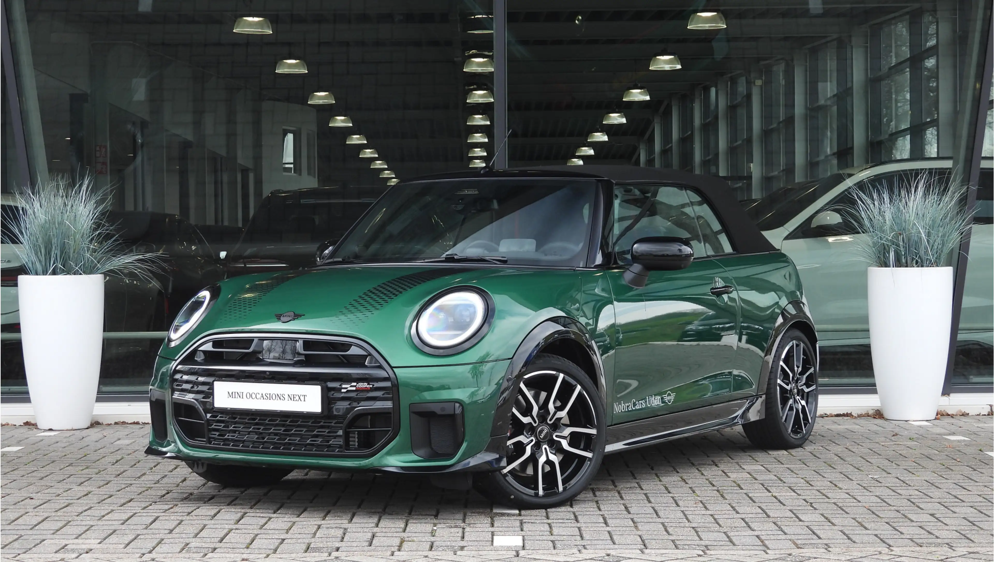 MINI Cooper C Cabrio / Pakket XL / JCW / 18" JCW Lap Spoke 2-tone — photo 8