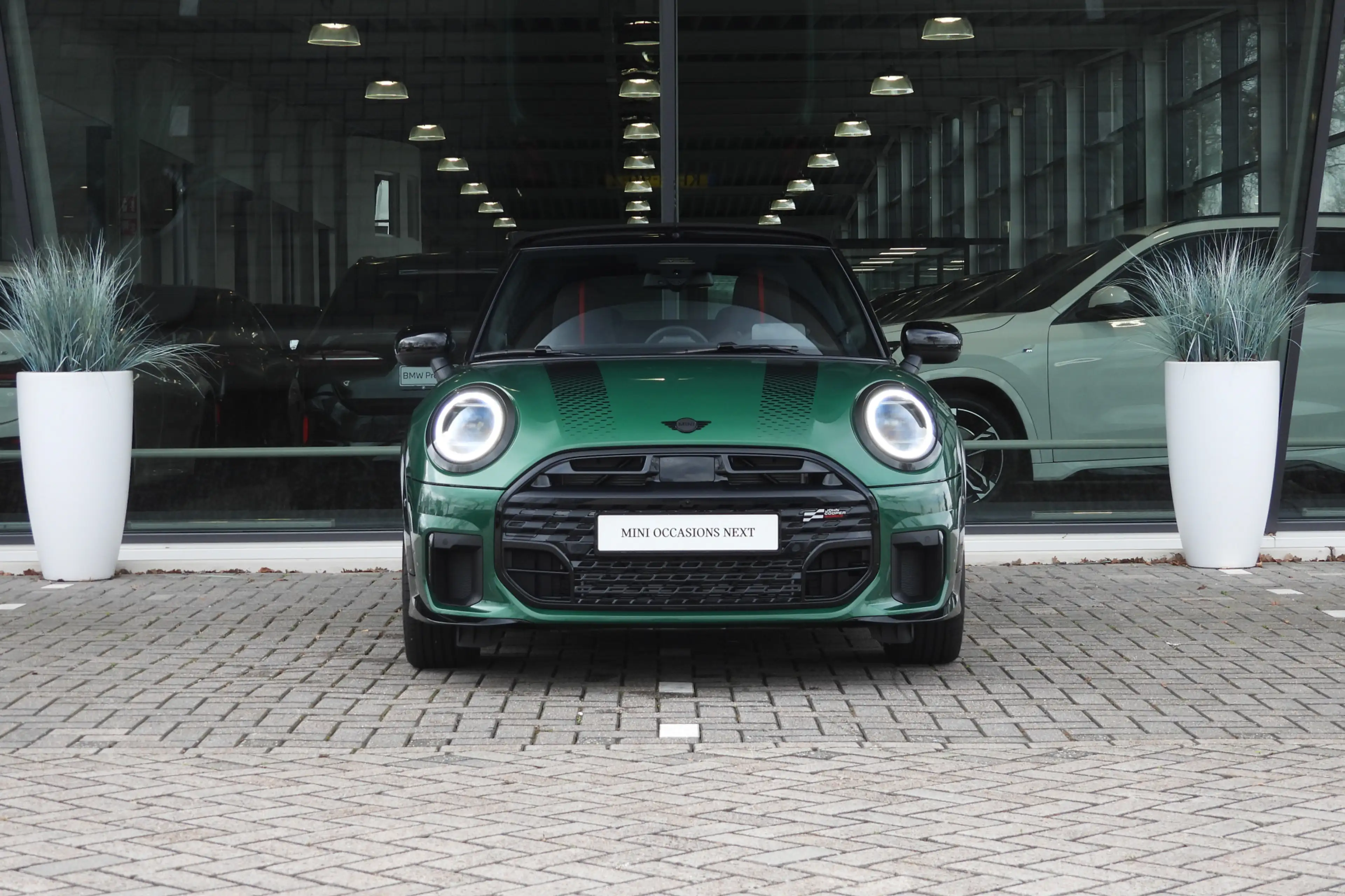 MINI Cooper C Cabrio / Pakket XL / JCW / 18" JCW Lap Spoke 2-tone — photo 9