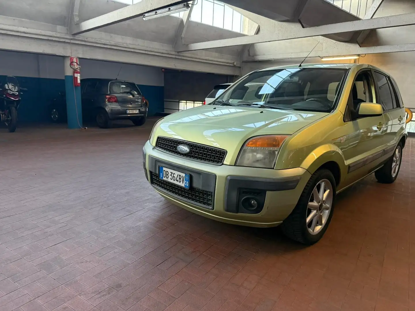 Ford Fusion 1.4 16V 5p. Collection Verde - 2